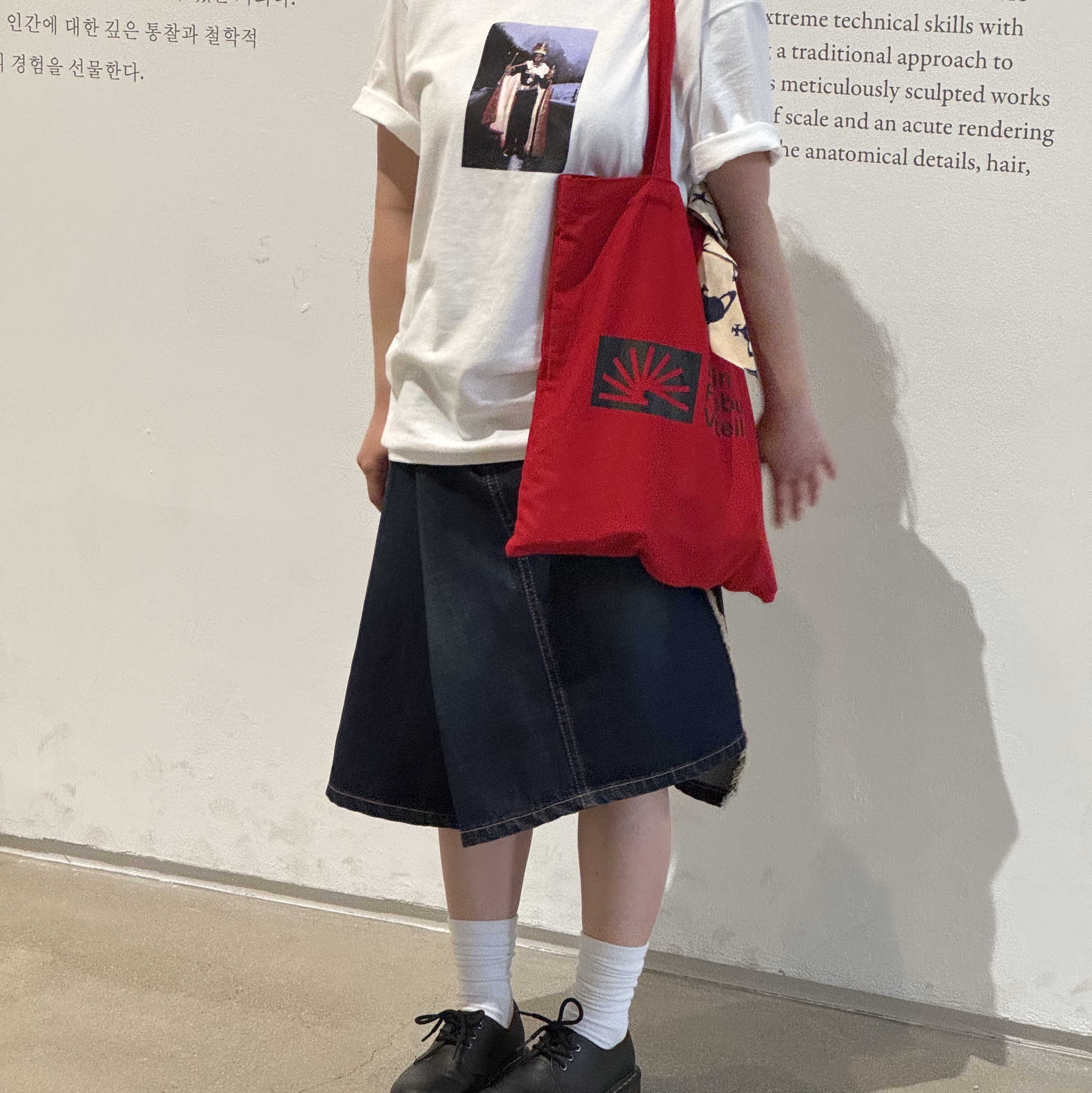 Supreme x Martine Rose Lee Scratch Perry T-Shirt White - 24FW, Dr. Martens 1461 Nappa Black 착용 스타일