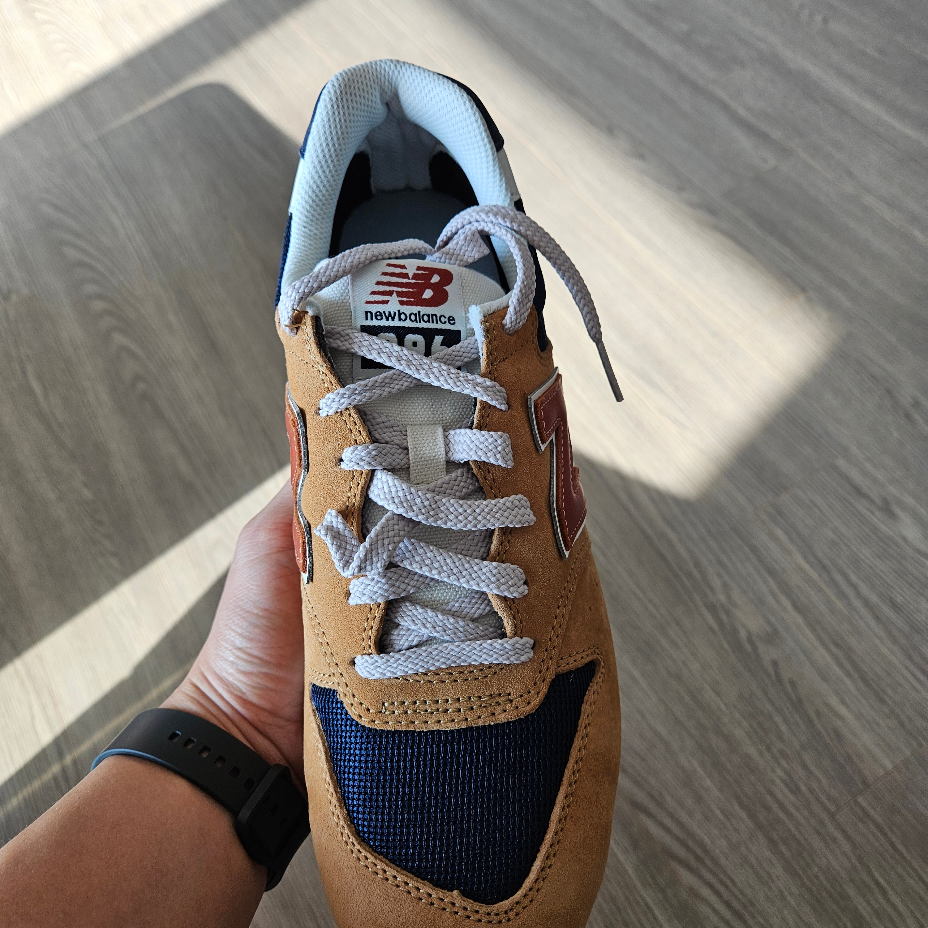New Balance 996 Orange 착용 스타일
