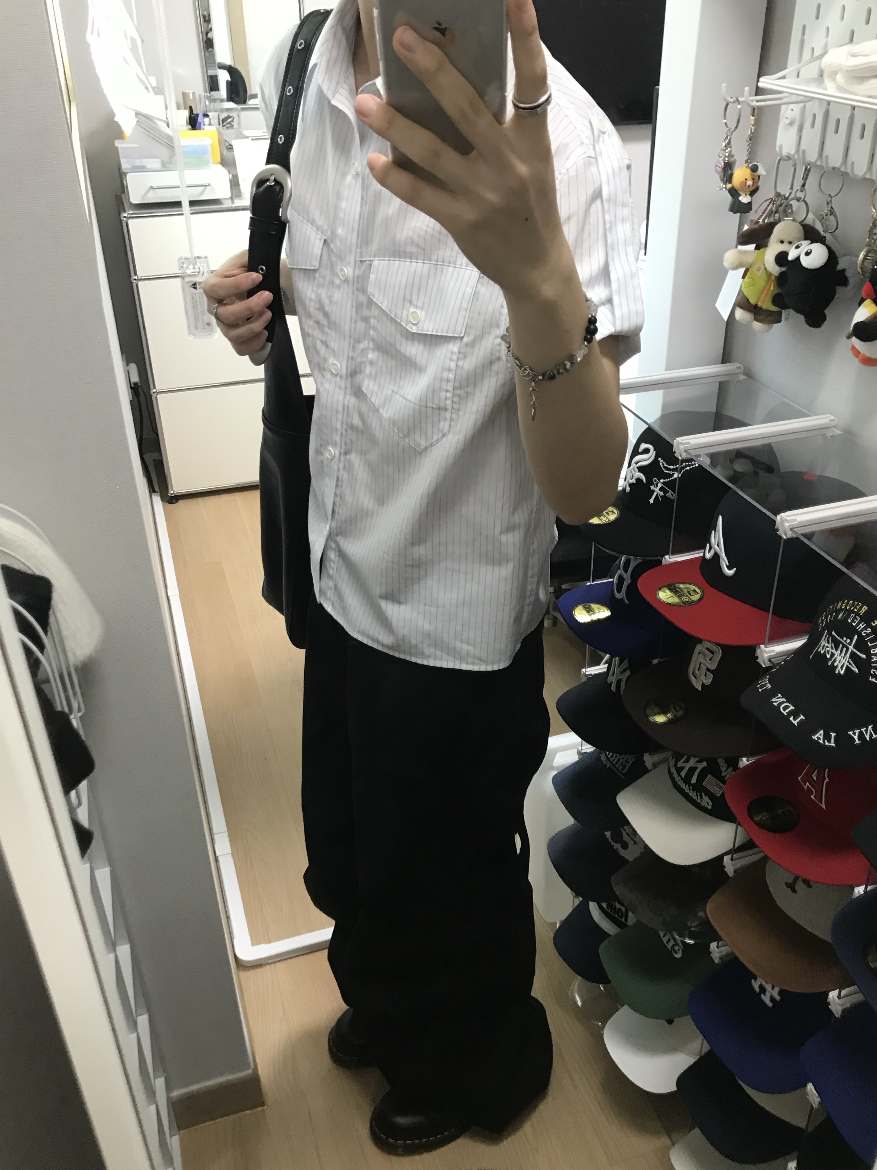 Dr. Martens 1461 Smooth Black, Casio LTP-V007L-7B1 착용 스타일 - 2