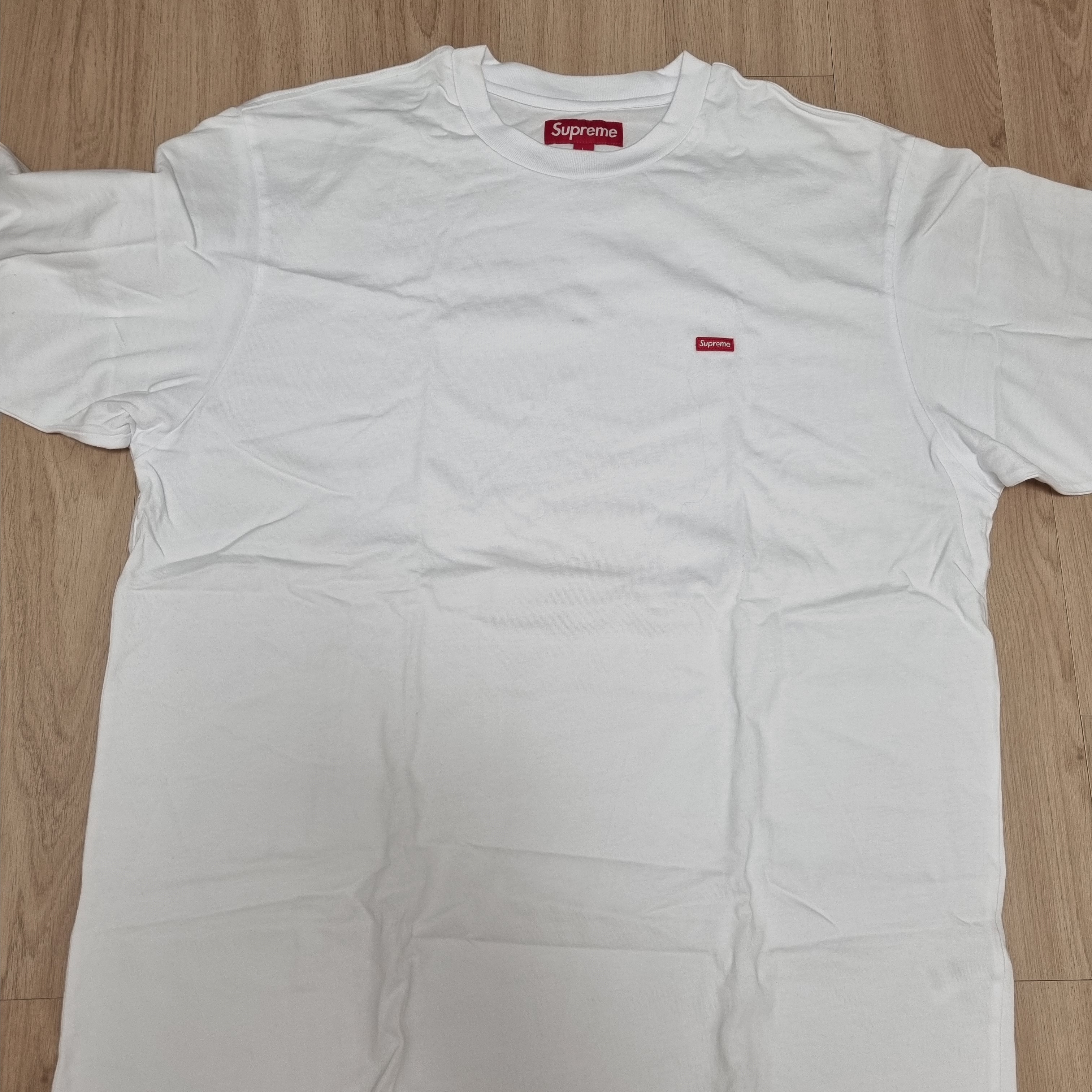 Supreme Small Box T-Shirt White - 25SS 착용 스타일 - 1