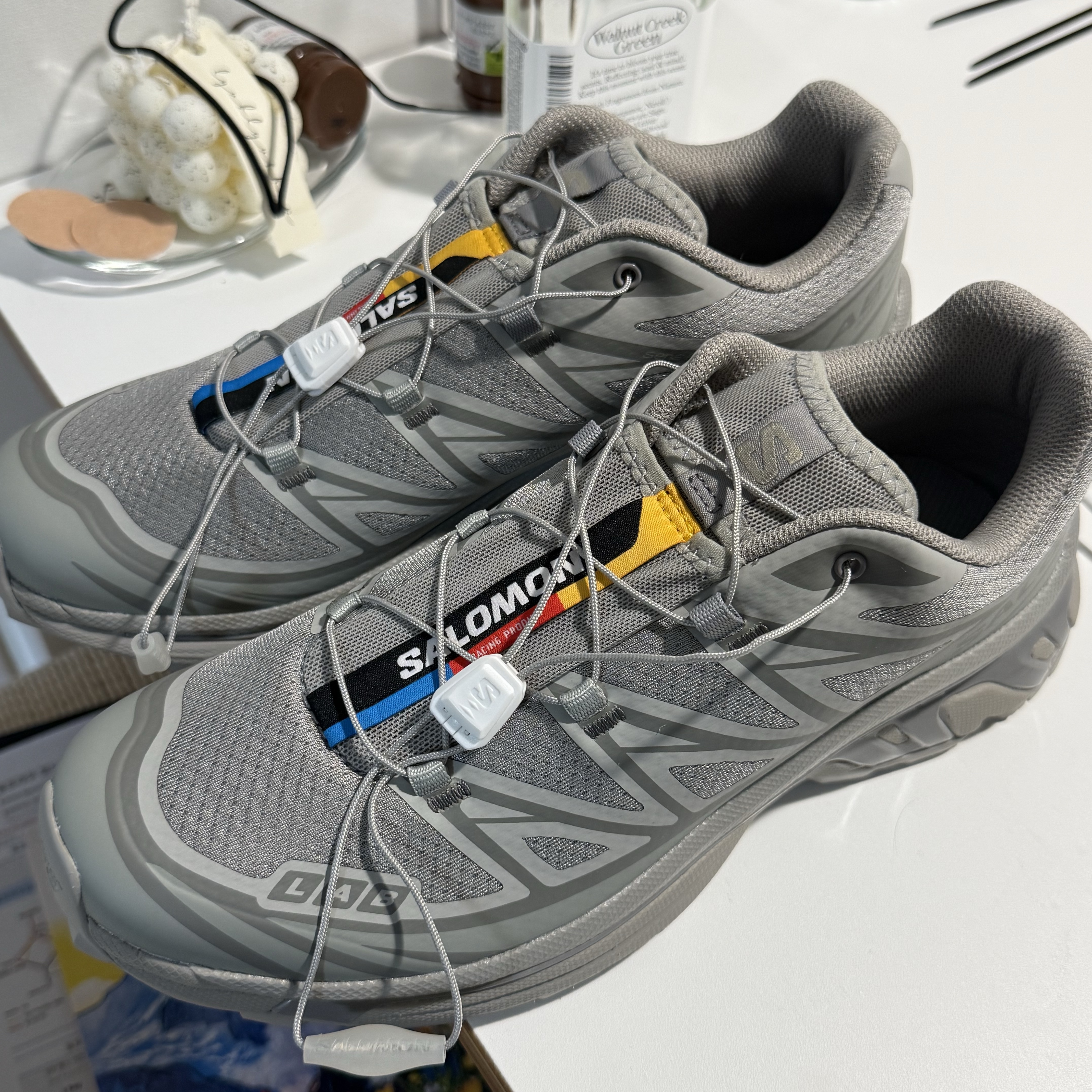 Salomon XT-6 Ghost Gray Gray Flannel 착용 스타일