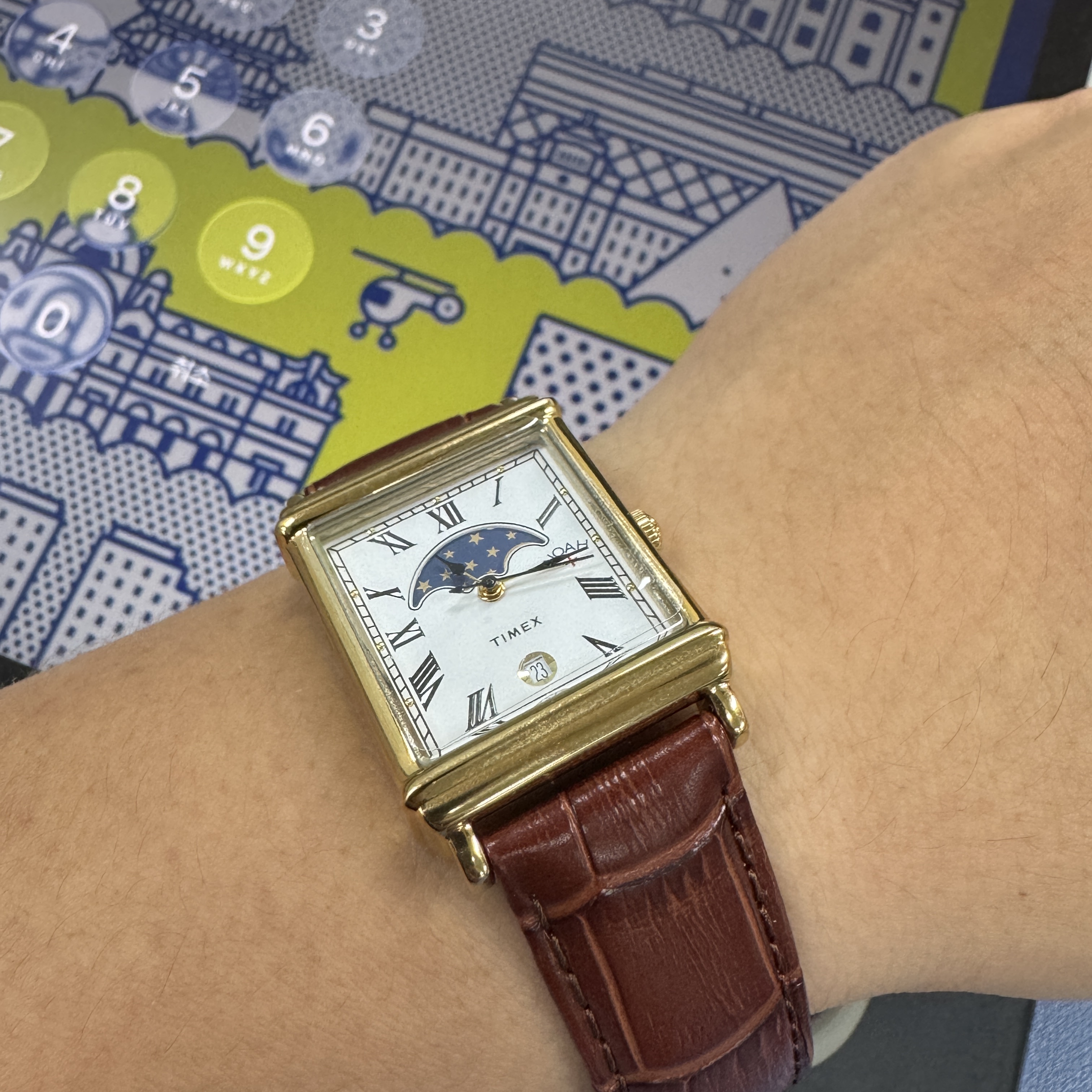 Timex x Noah Moon Phase Watch Brown Gold 착용 스타일
