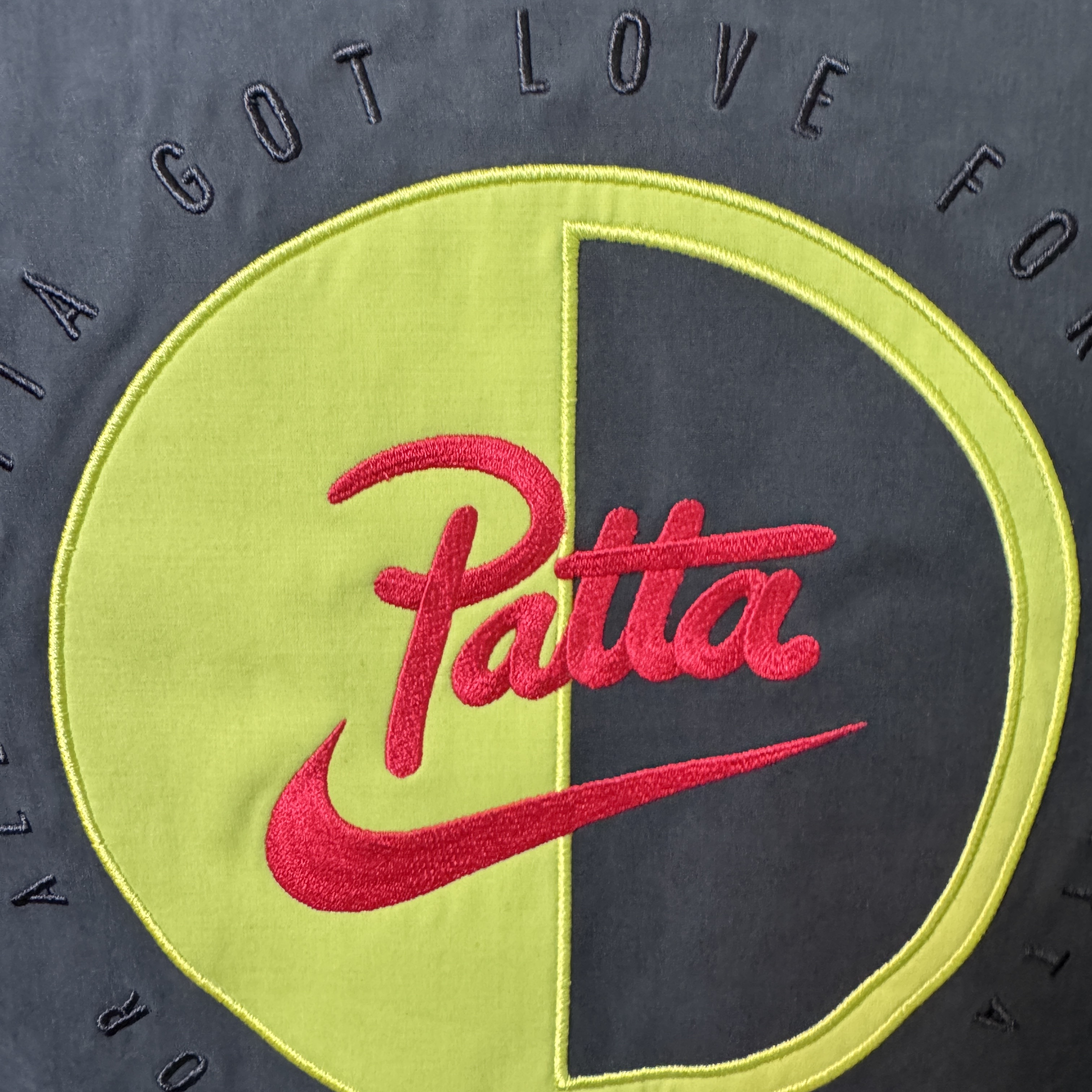 Nike x Patta Track Jacket Black Cyber (HJ0712-010) 착용 스타일 - 7