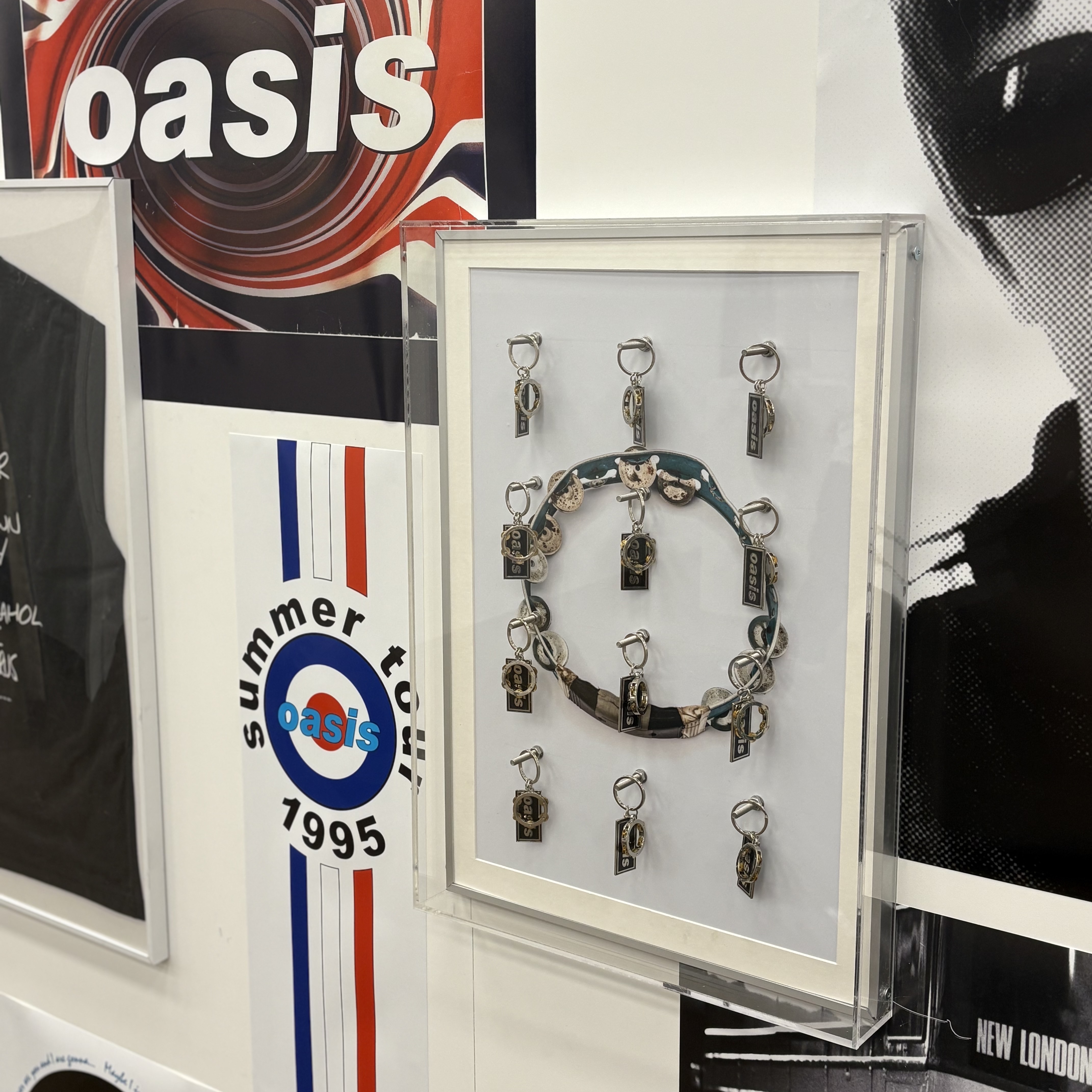 Noice x Oasis Tambourin Keyring Silver, Palace Tri-Ferg Metal Keyring Silver - 20SS 착용 스타일 - 3
