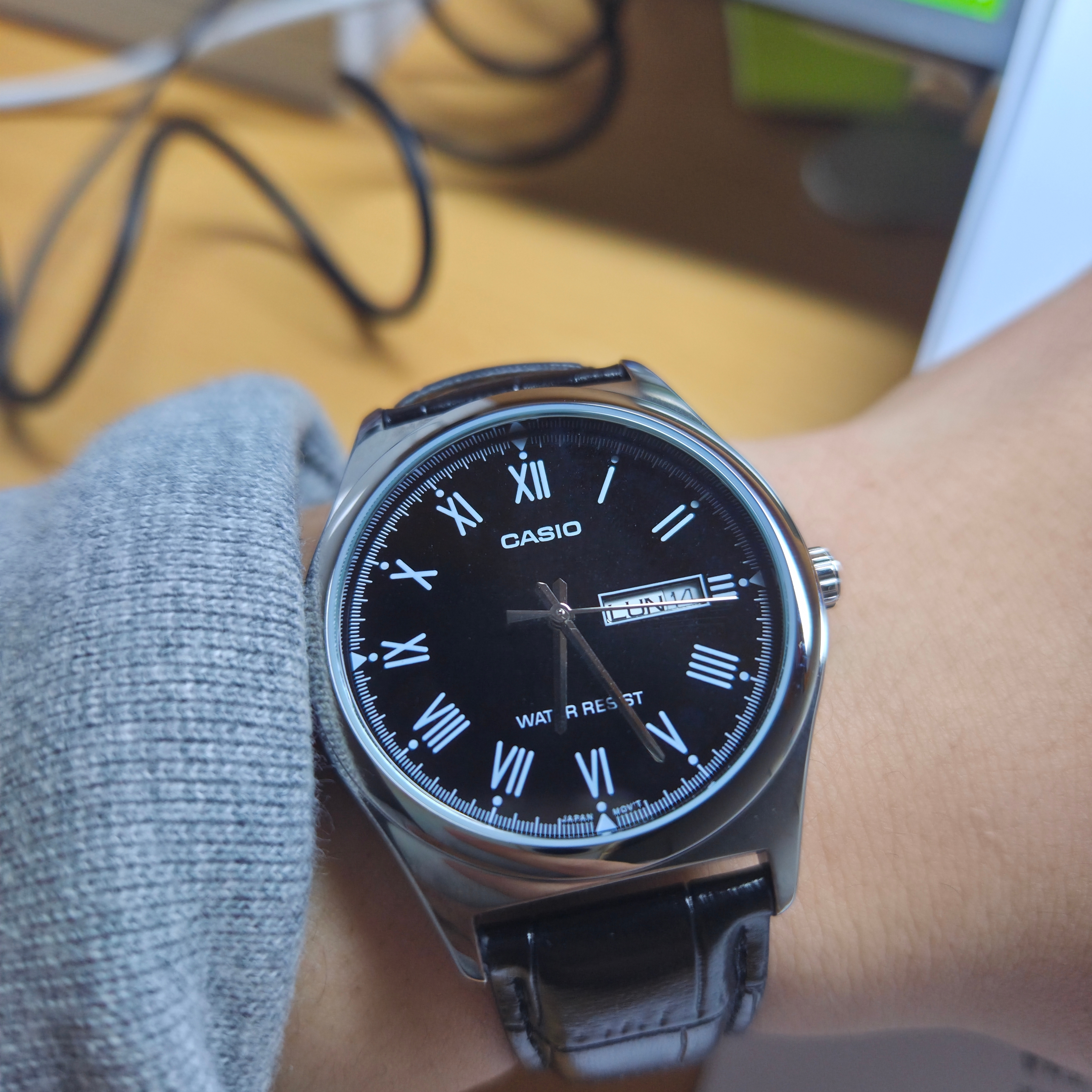 Casio MTP-V006L-1BUDF 착용 스타일