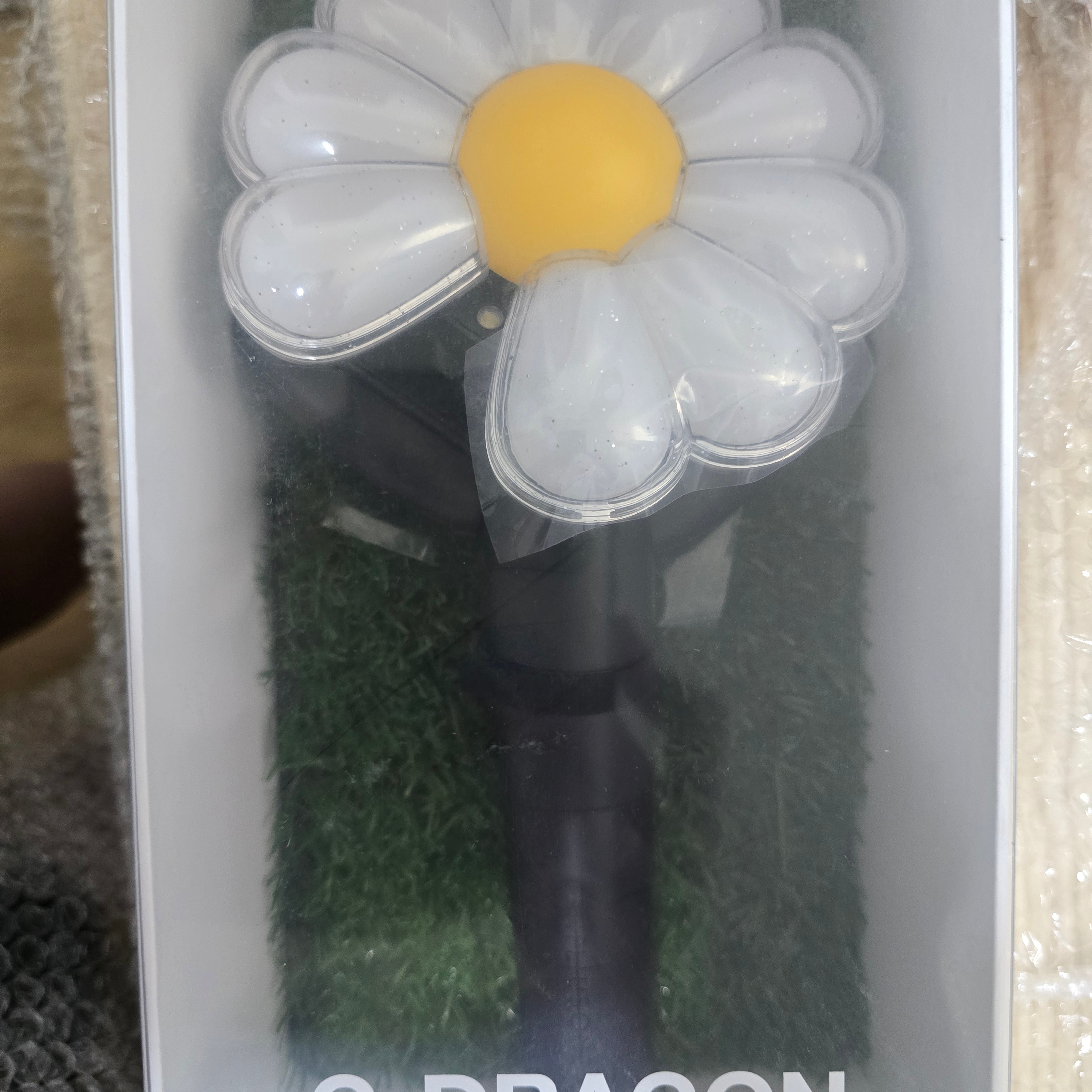 G-DRAGON Ubermensch Official Light Stick 착용 스타일