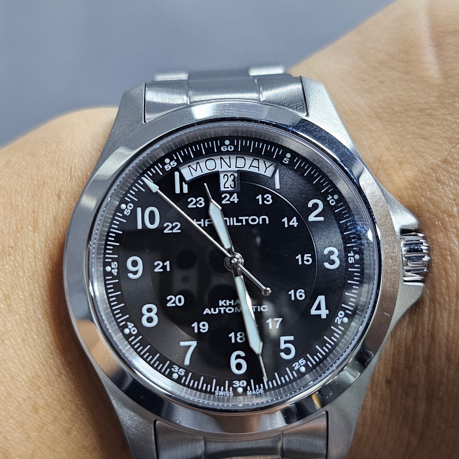 Hamilton Khaki Field King Auto 40mm Stainless Steel Black 착용 스타일 - 1