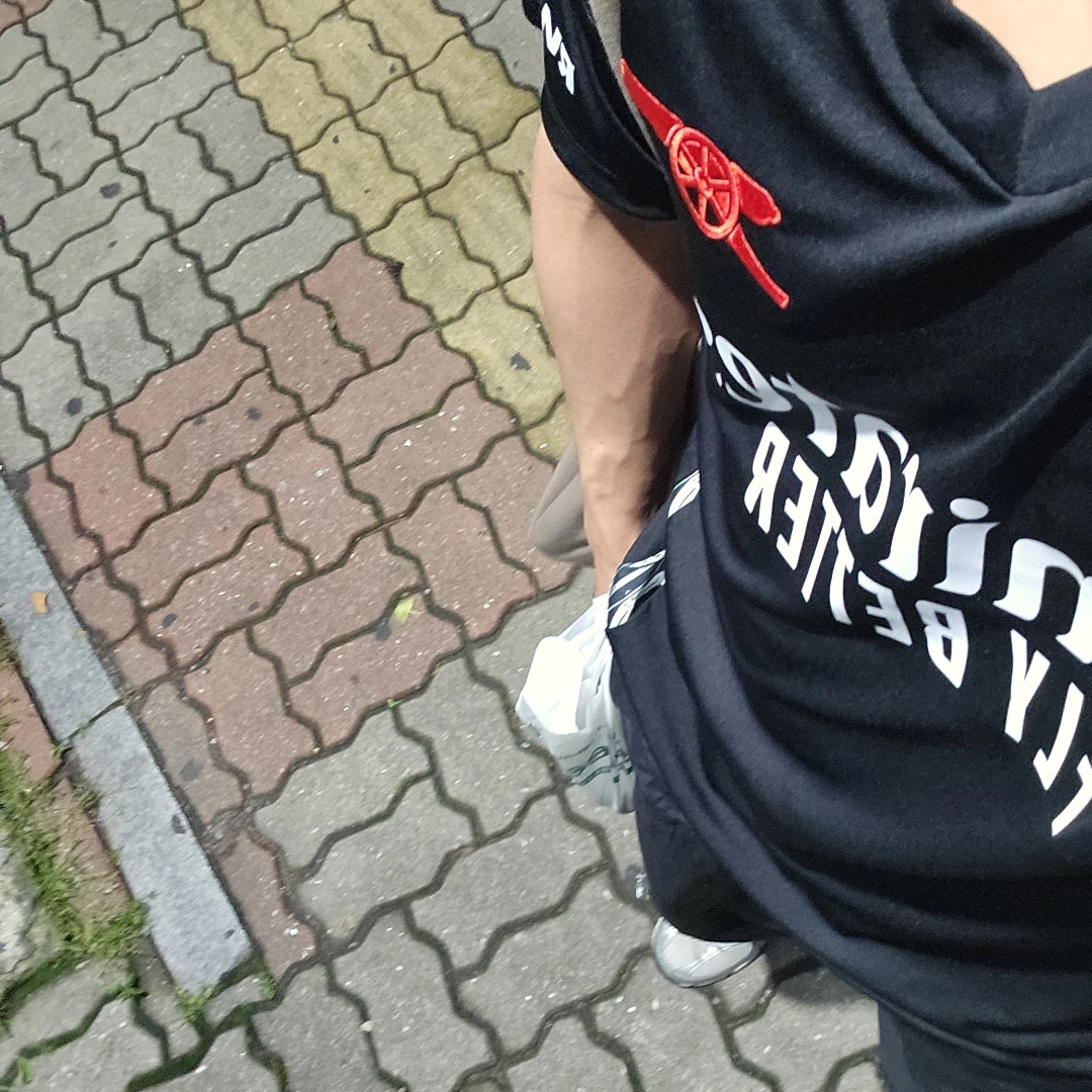 Adidas Arsenal 2024/25 Away Jersey Black - KR Sizing (Non Marking Ver.), New Balance 530 Steel Grey 착용 스타일