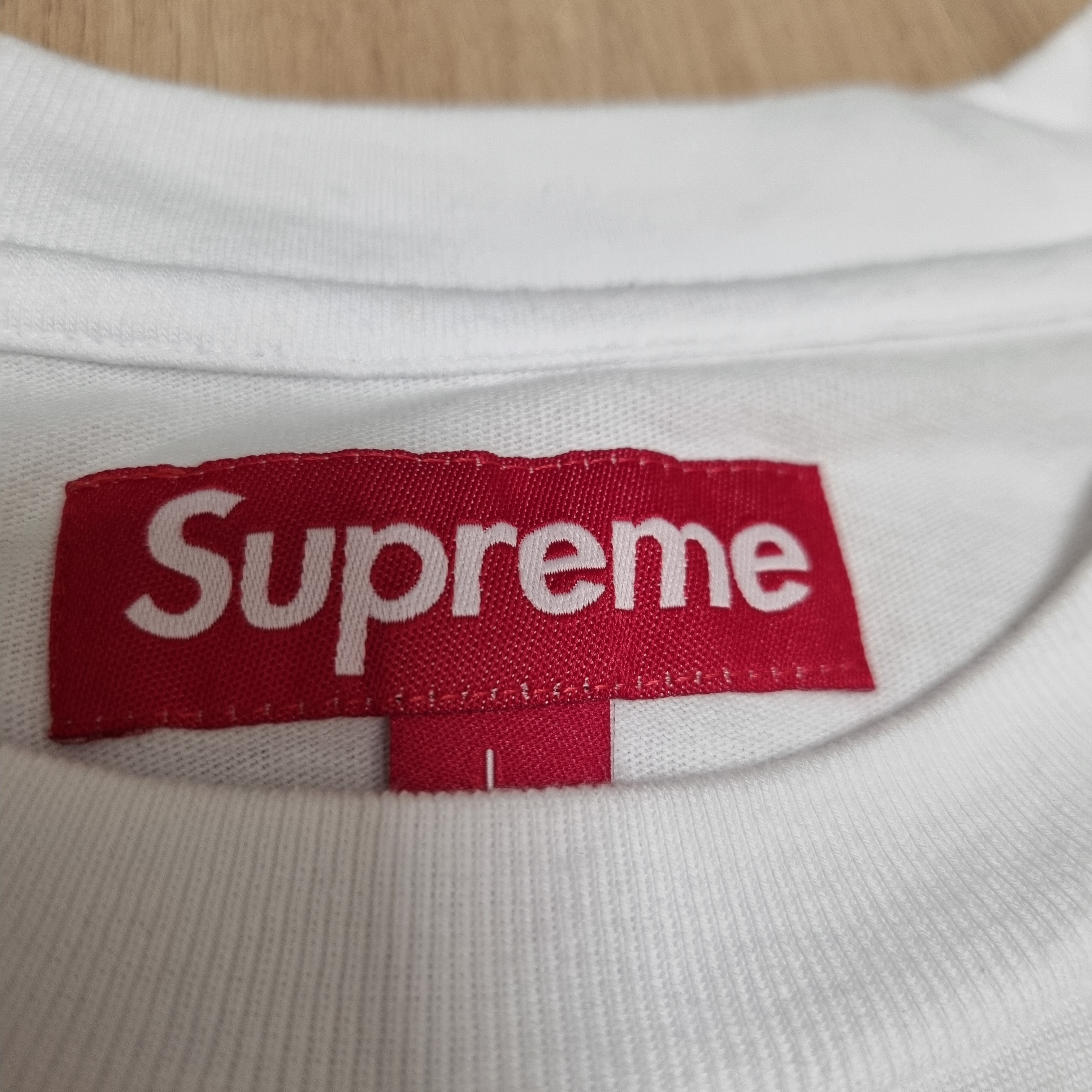 Supreme Small Box T-Shirt White - 25SS 착용 스타일 - 3