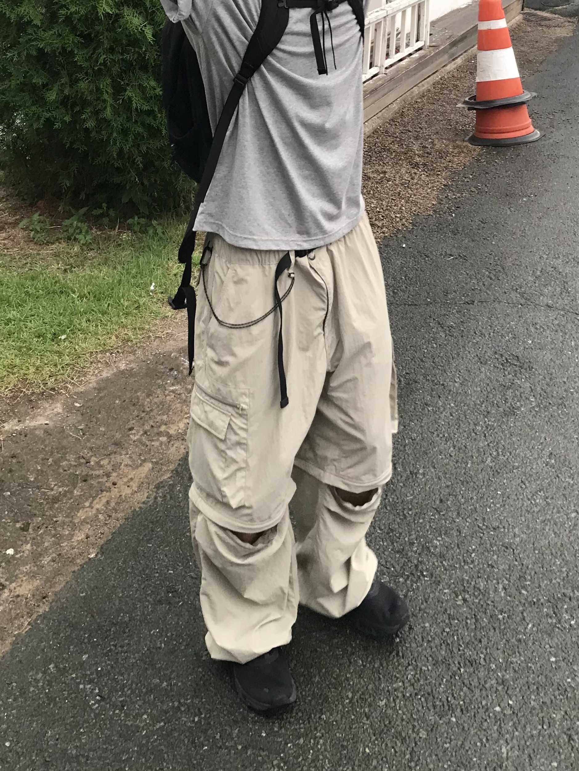 On Running Cloudmonster All Black, Salomon Trailblazer 20 Black 착용 스타일 - 2