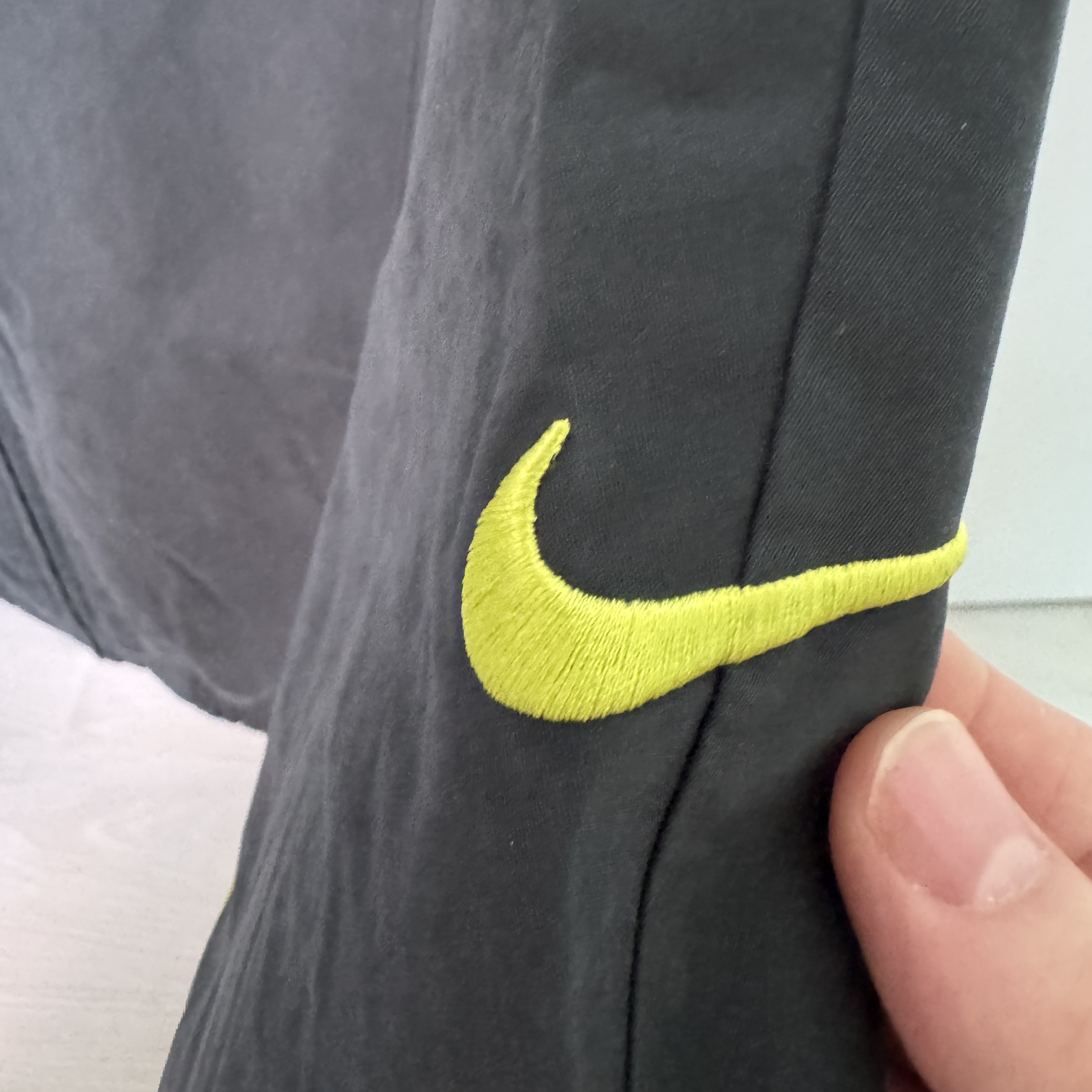 Nike x Patta Track Jacket Black Cyber (HJ0712-010) 착용 스타일 - 3
