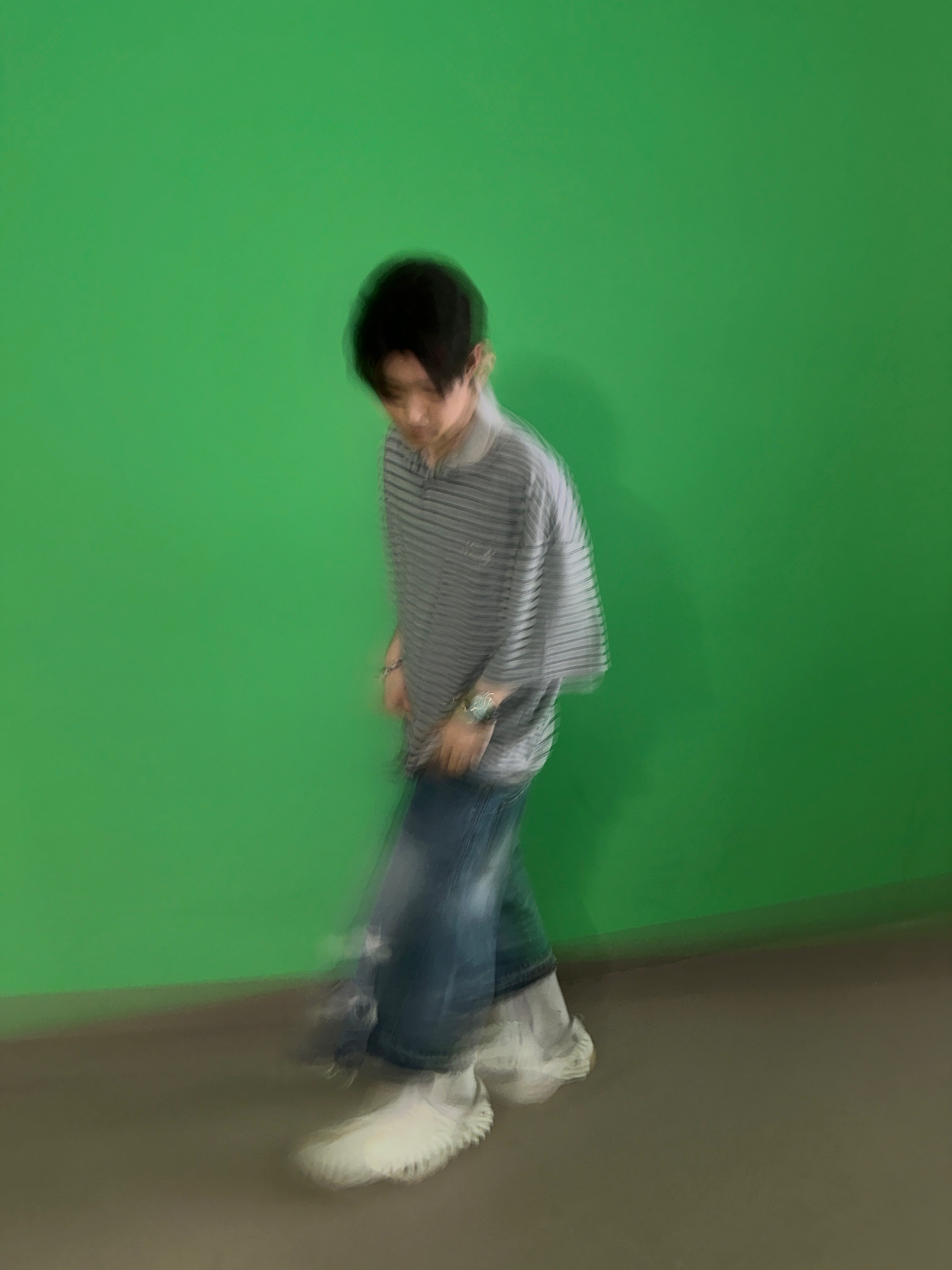 [KREAM 단독] Civision by CSC Double Collar Polo Grey Blue Striped, [더블적립]Farfromwhat Far VTG Jean Shorts Blue 착용 스타일 - 5