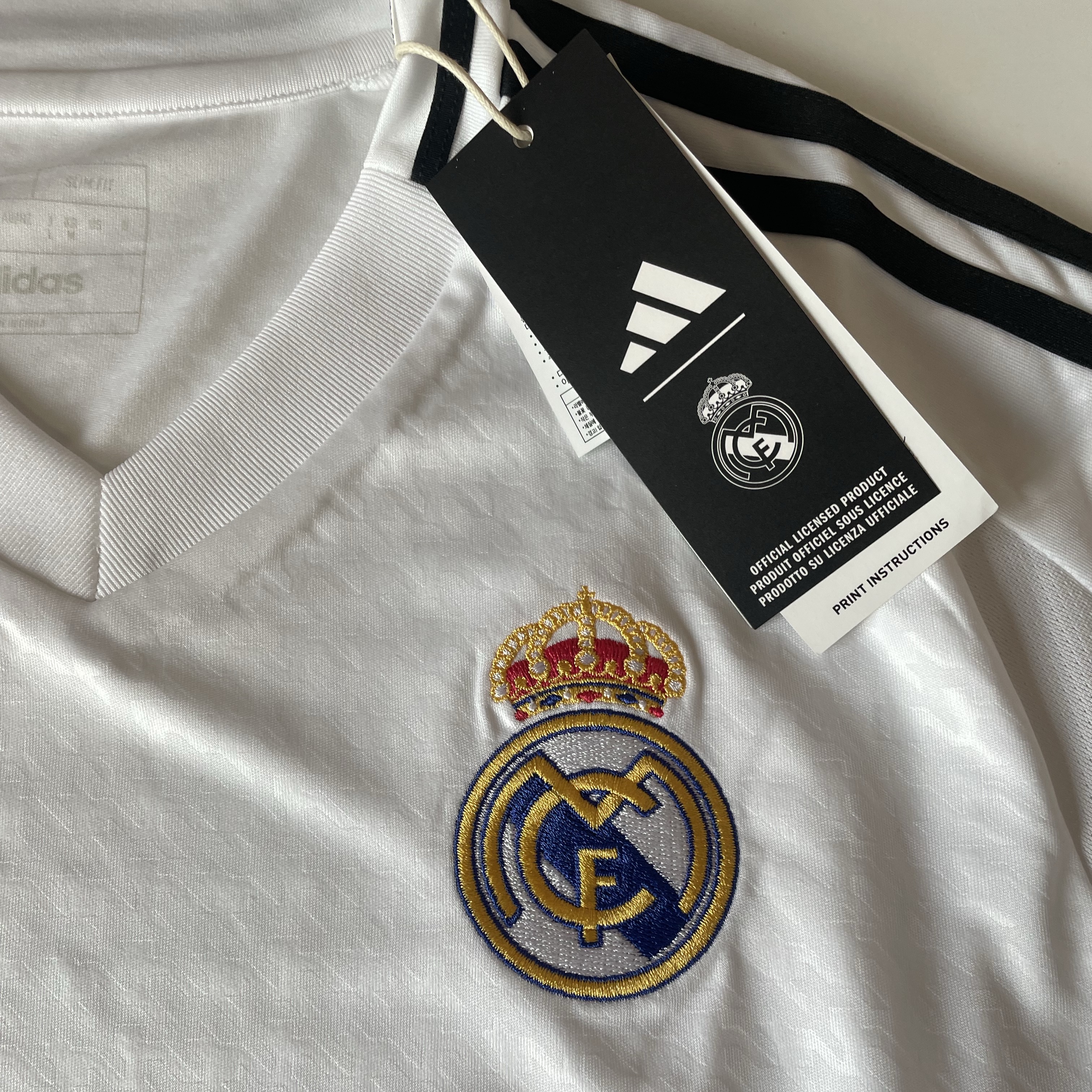 Adidas Real Madrid 2024/25 Home Jersey White - KR Sizing (Non Marking Ver.) 착용 스타일 - 2