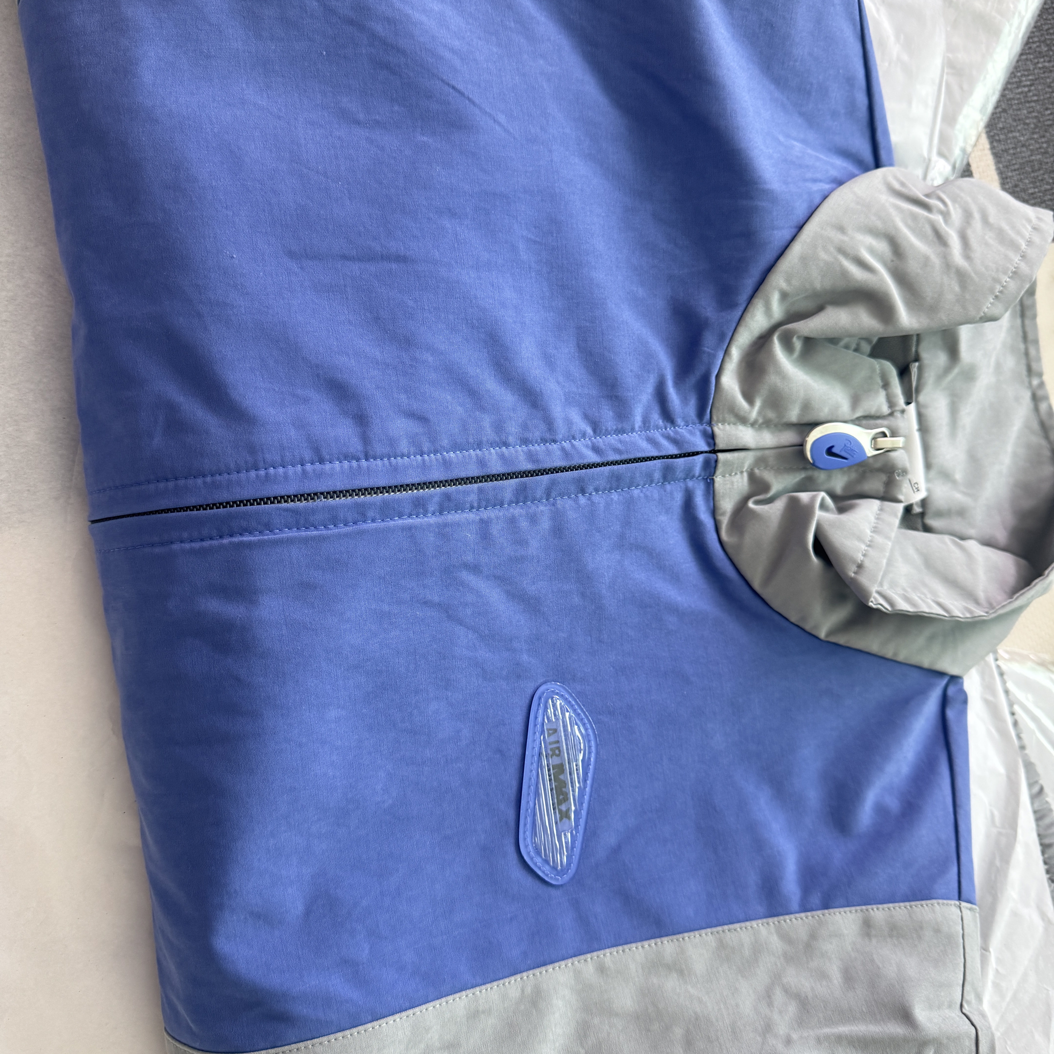 Nike x Patta Track Jacket Particle Grey Sapphire (HJ0712-073) 착용 스타일 - 2