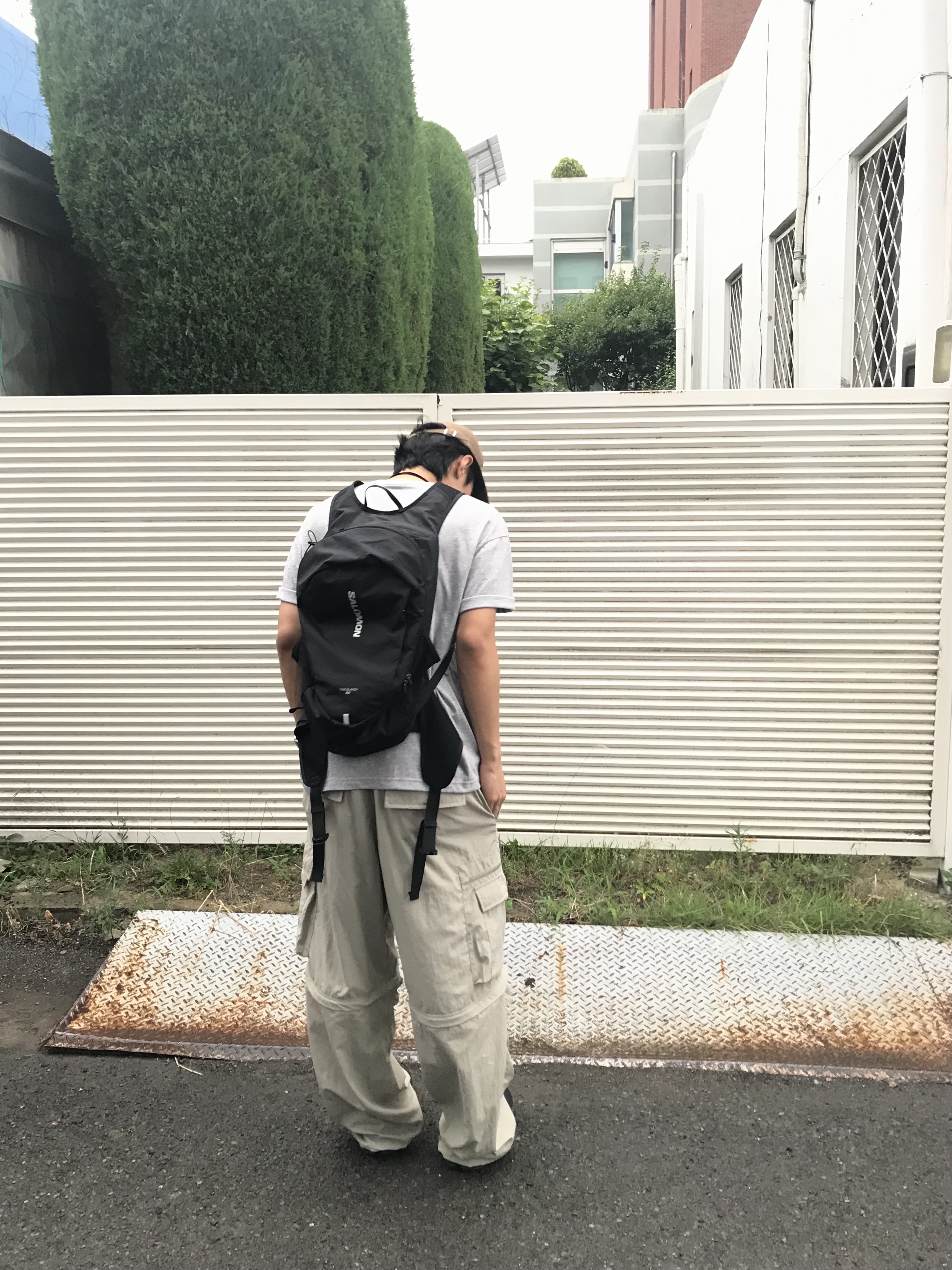 On Running Cloudmonster All Black, Salomon Trailblazer 20 Black 착용 스타일 - 3