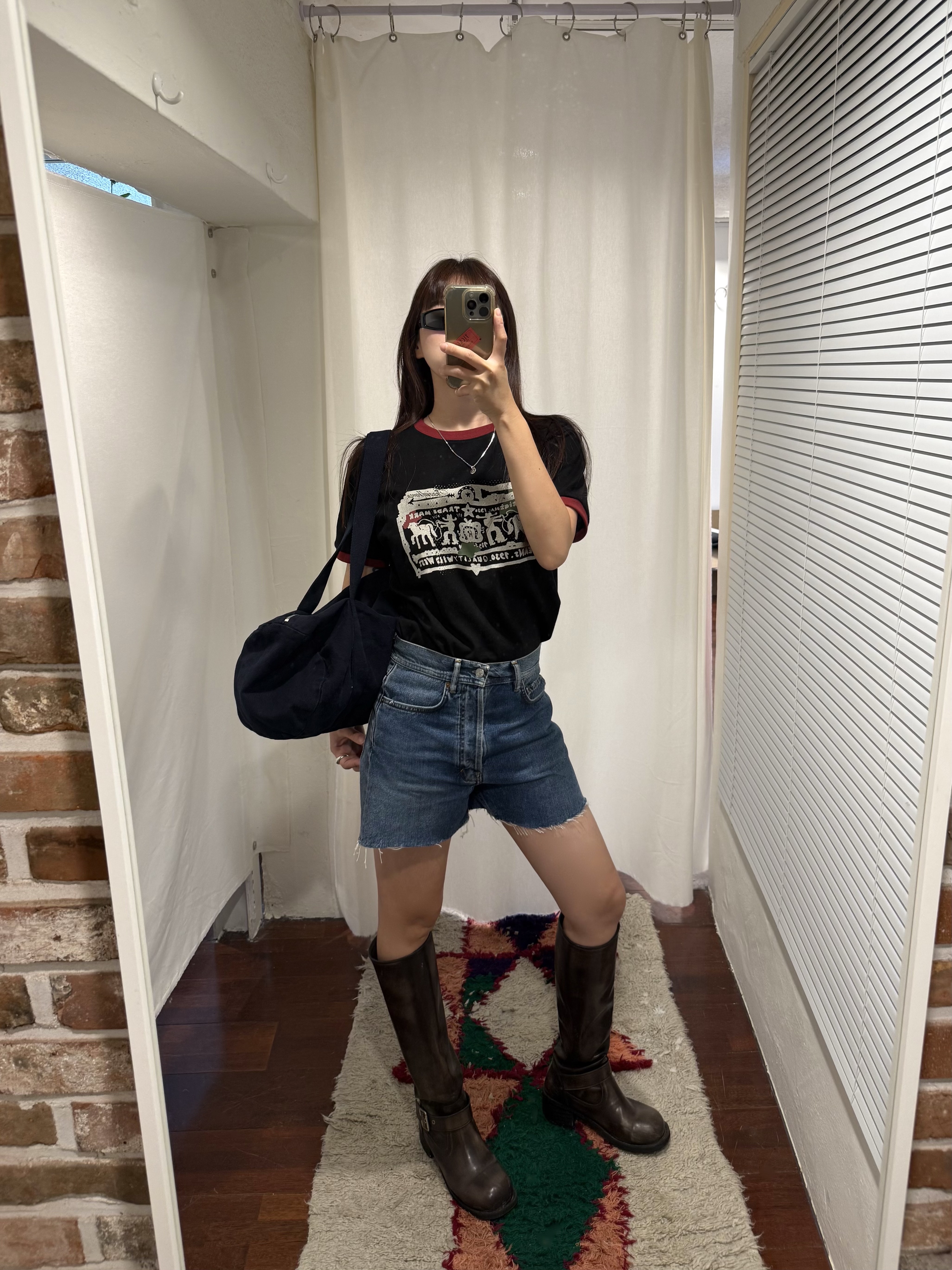 [KREAM 단독] Thevinylhouse Cowboy Pictogram Ringer Tee Black 착용 스타일 - 1