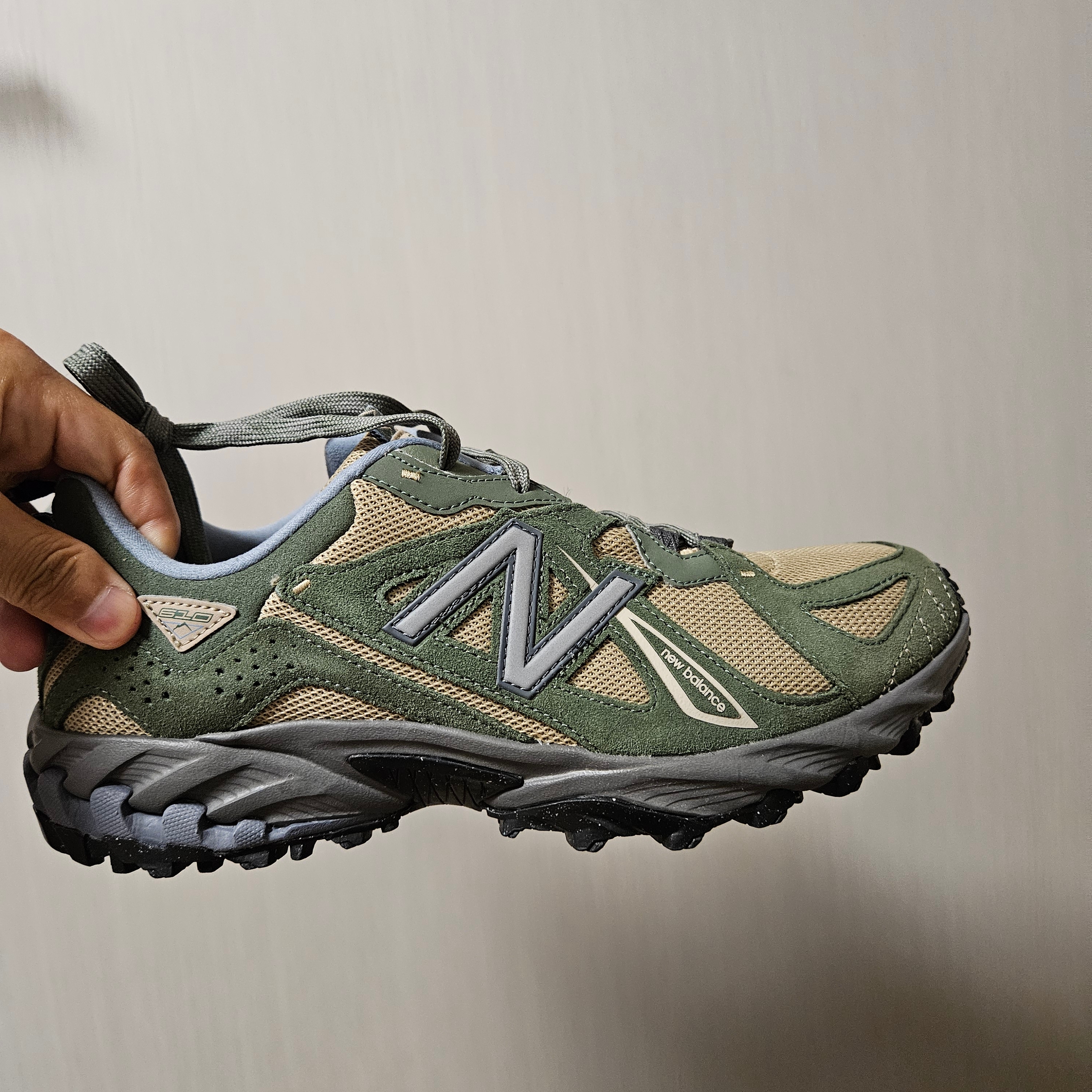 New Balance ML610T Deep Olive Green - D Standard 착용 스타일