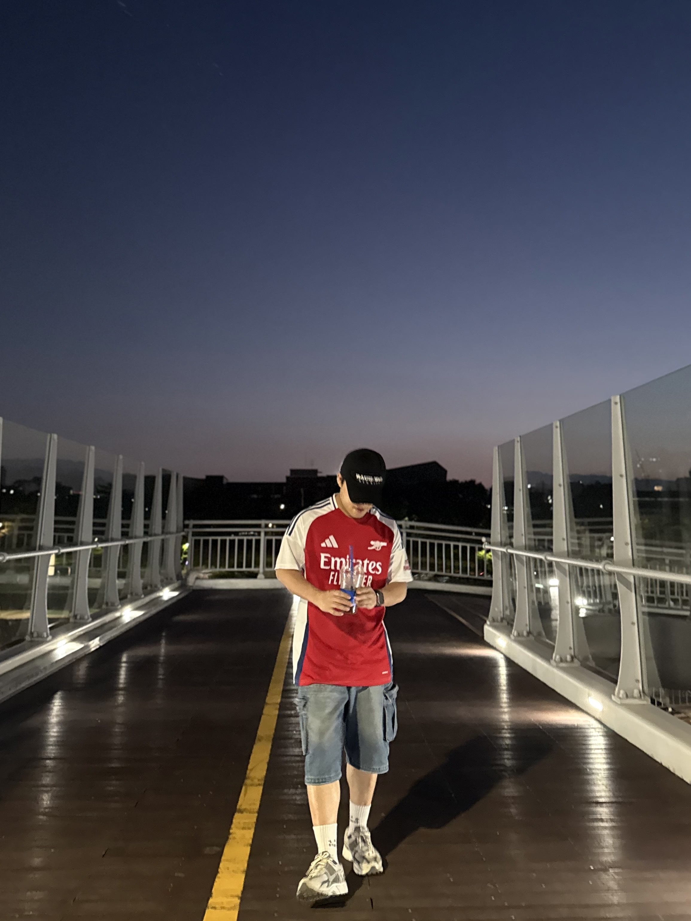 Adidas Arsenal 2024/25 Home Jersey Better Scarlet White - KR Sizing (Non Marking Ver.), Nike Zoom Vomero 5 PRM Light Iron Ore and Flat Fewter 착용 스타일 - 1
