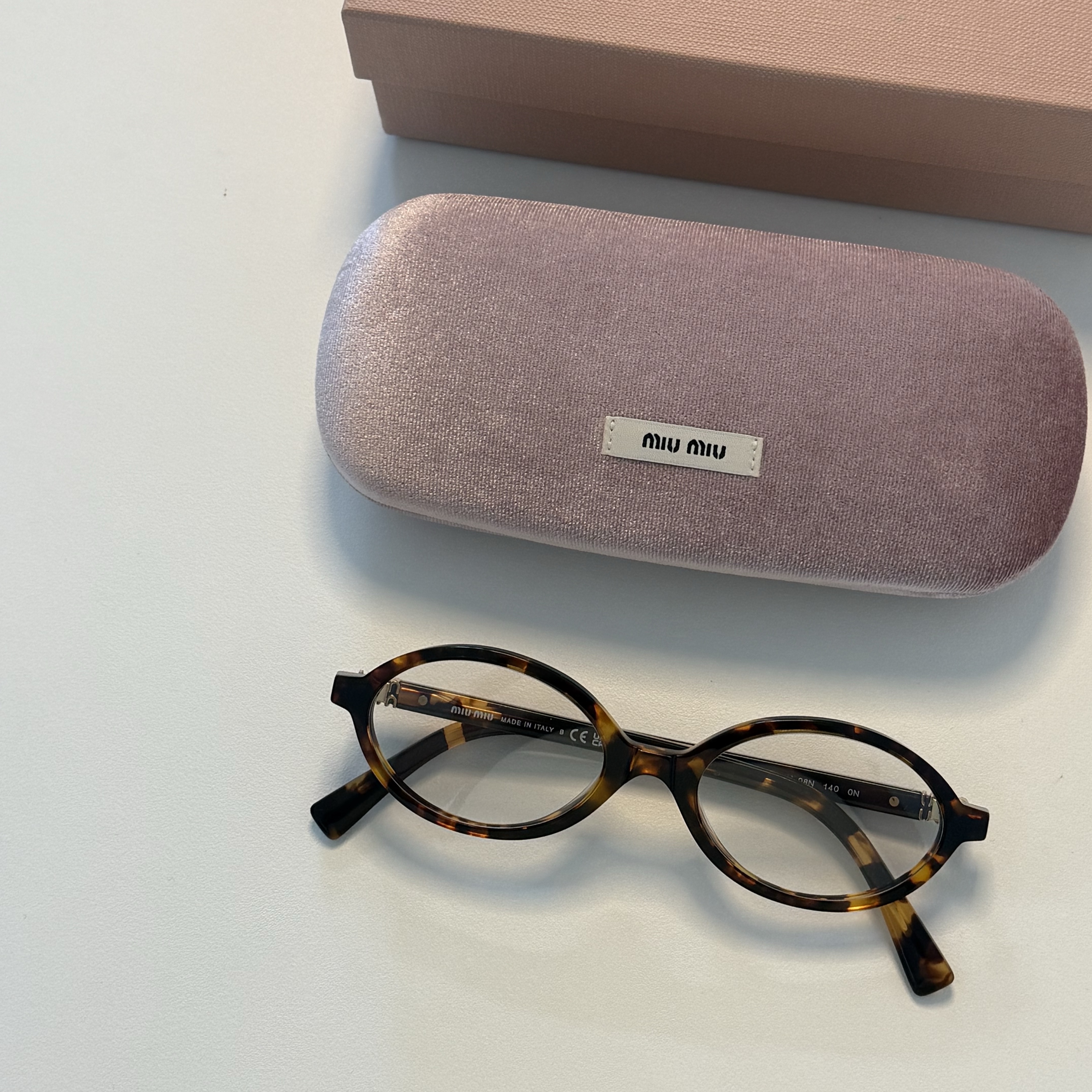 (W) Miu Miu Regard Sunglasses Blue Lenses Honey Tortoiseshell Acetate Standard fit 착용 스타일