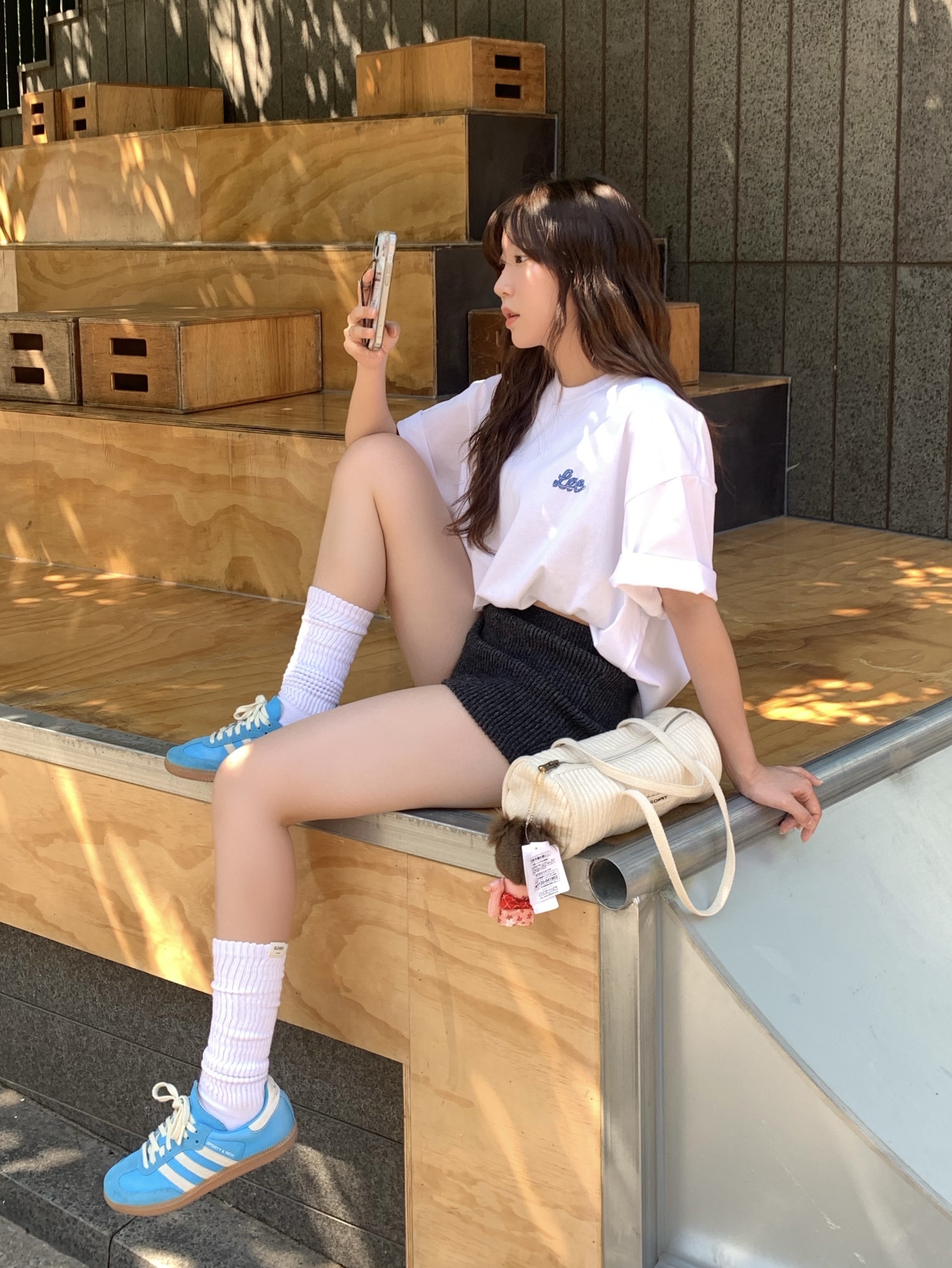 Adidas x Sporty & Rich Samba Blue Rush Cream White 착용 스타일
