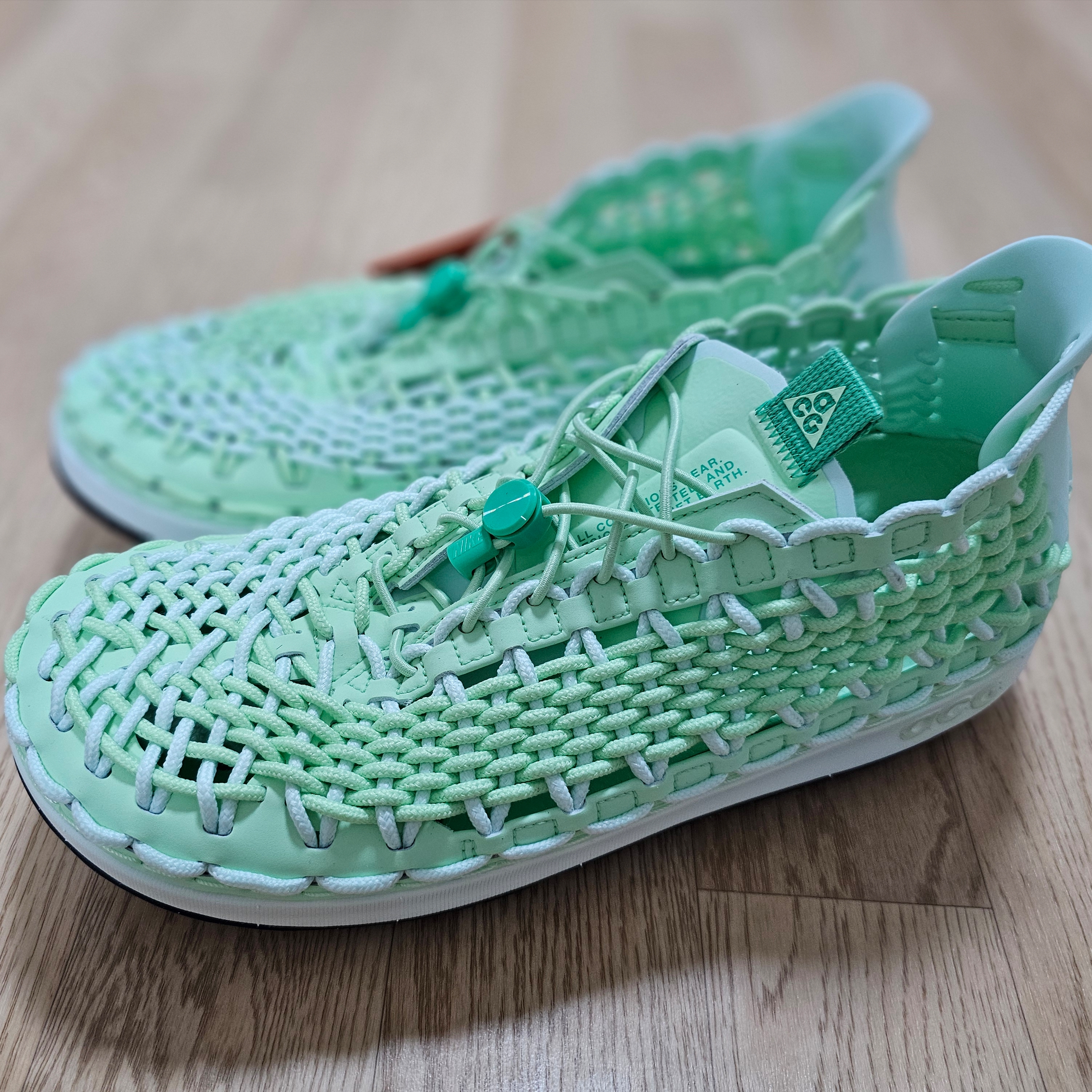Nike ACG Watercat+ Vapor Green 착용 스타일