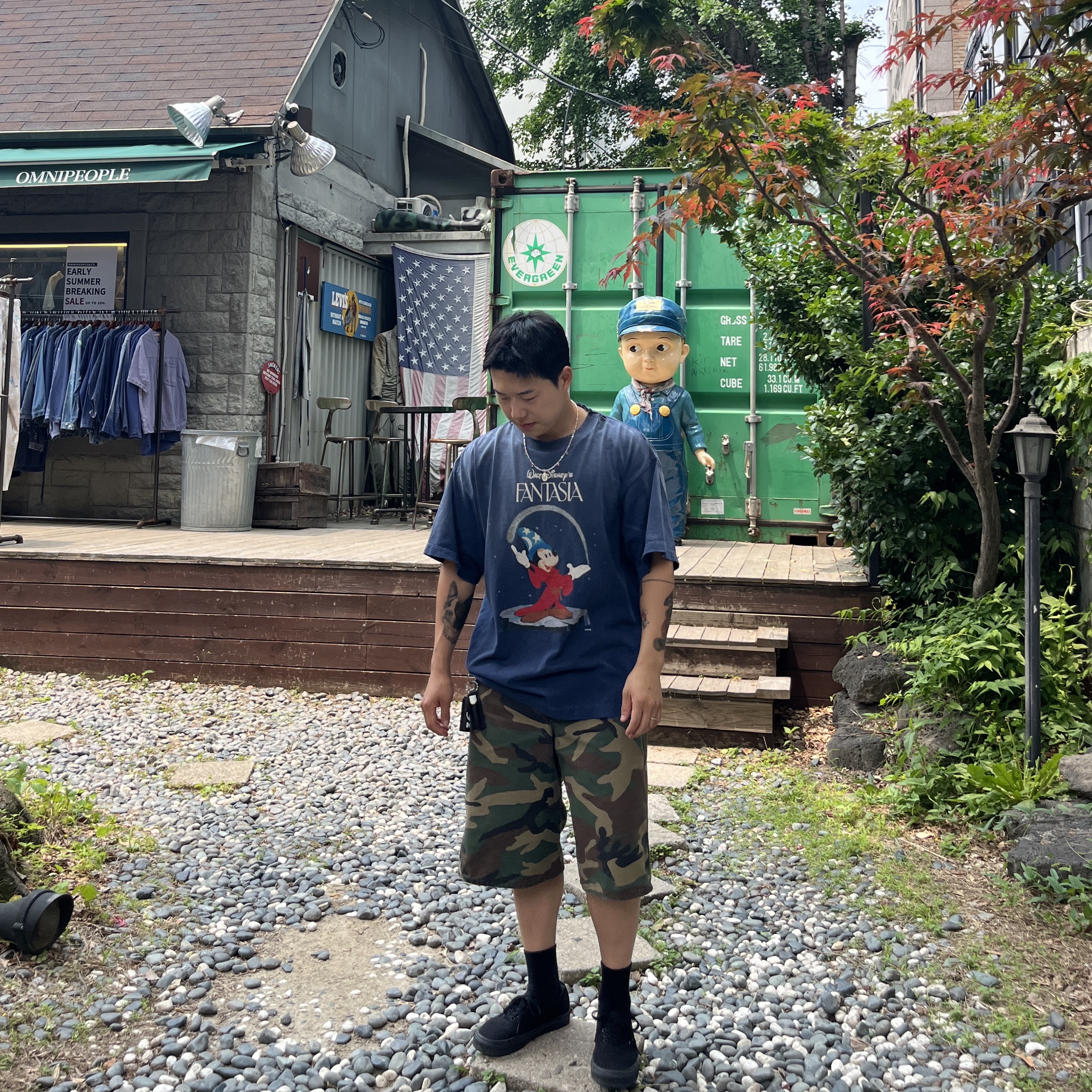 Saint Mxxxxxx x Disney Fantasia S/S T-Shirt Navy - 25SS 착용 스타일
