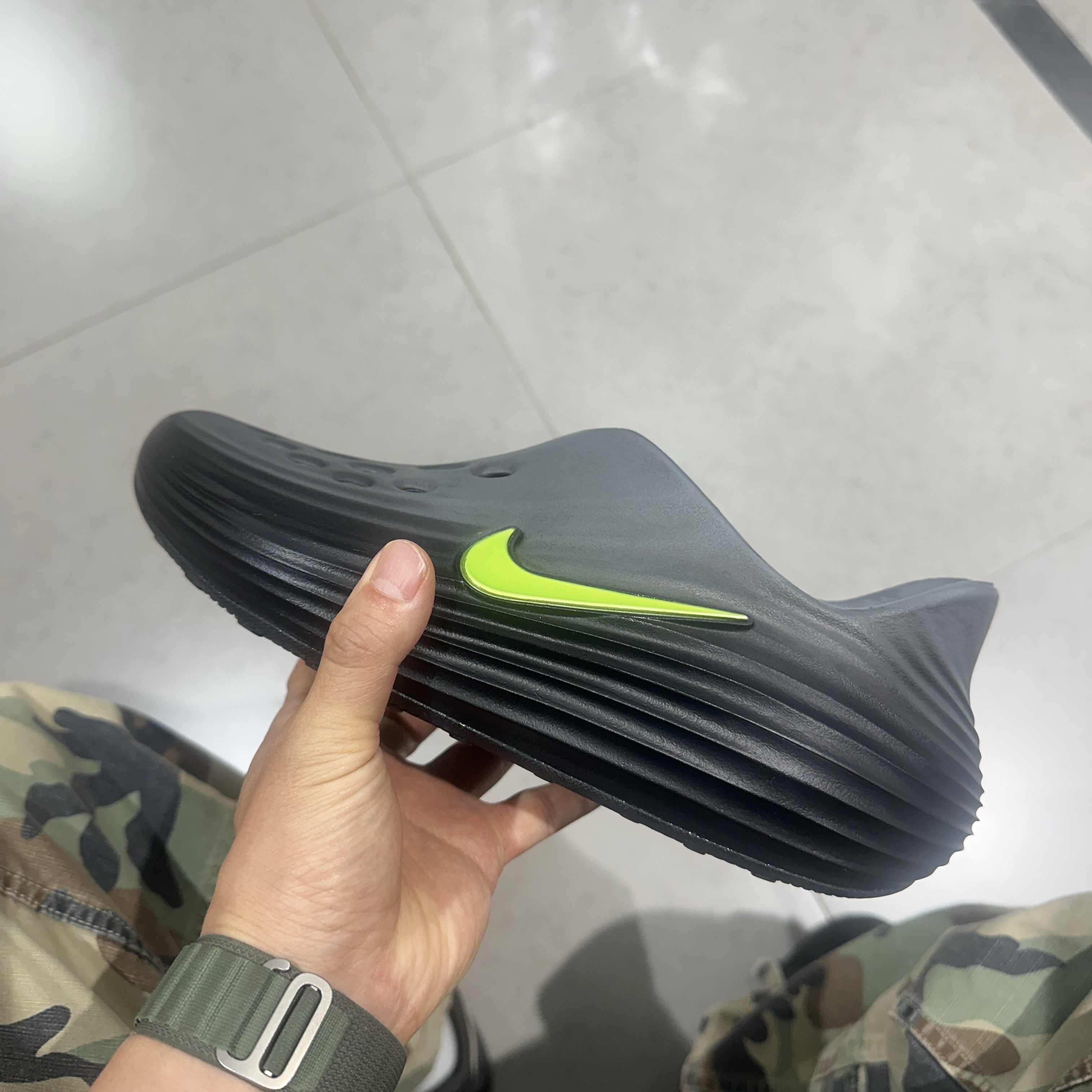 Nike ReactX Rejuven8 Black Cool Grey 착용 스타일