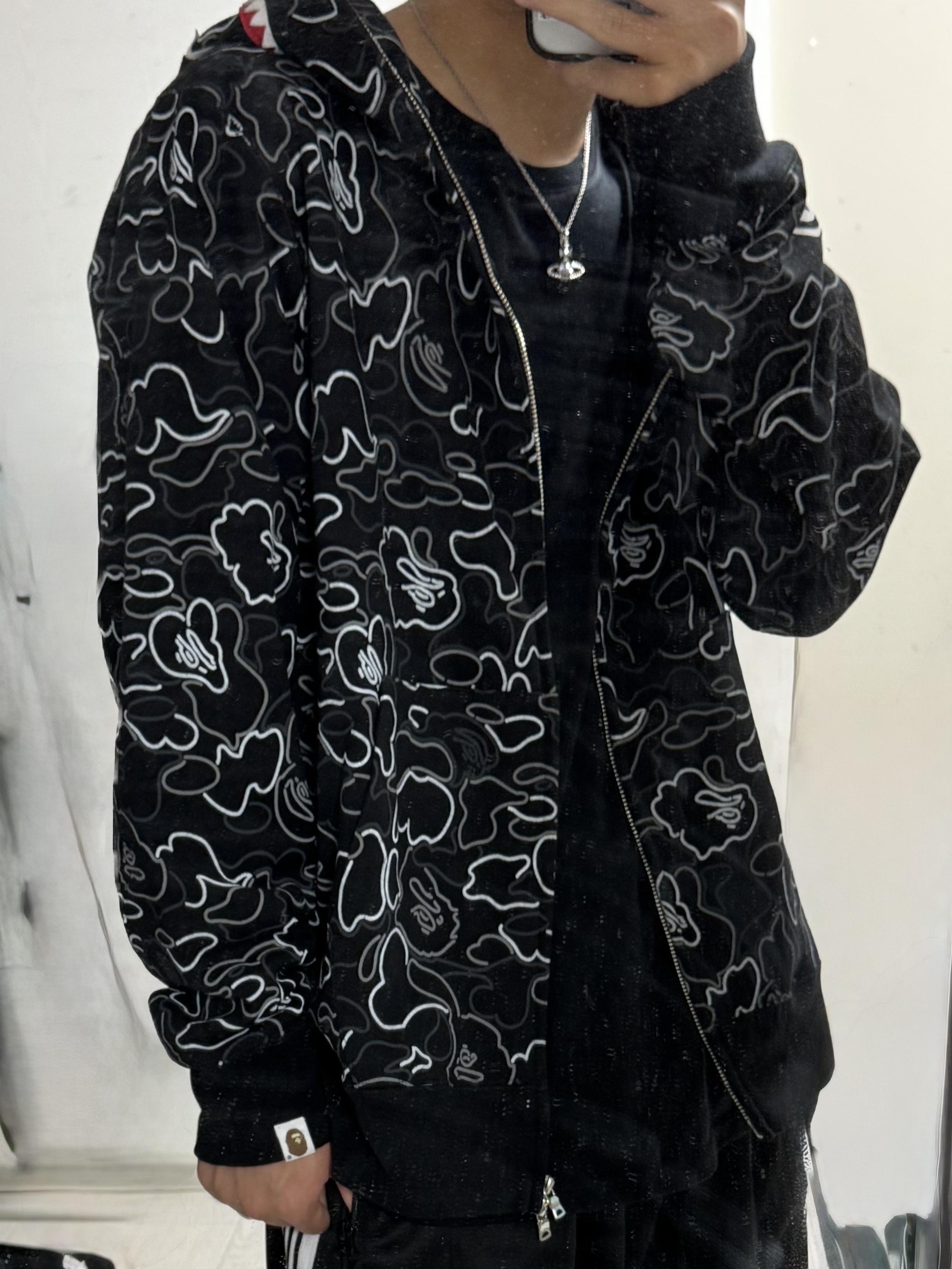 BAPE Neon Camo Shark Full Zip Hoodie Black, Vivienne Westwood Mayfair Bas Relief Pendant Silver 착용 스타일