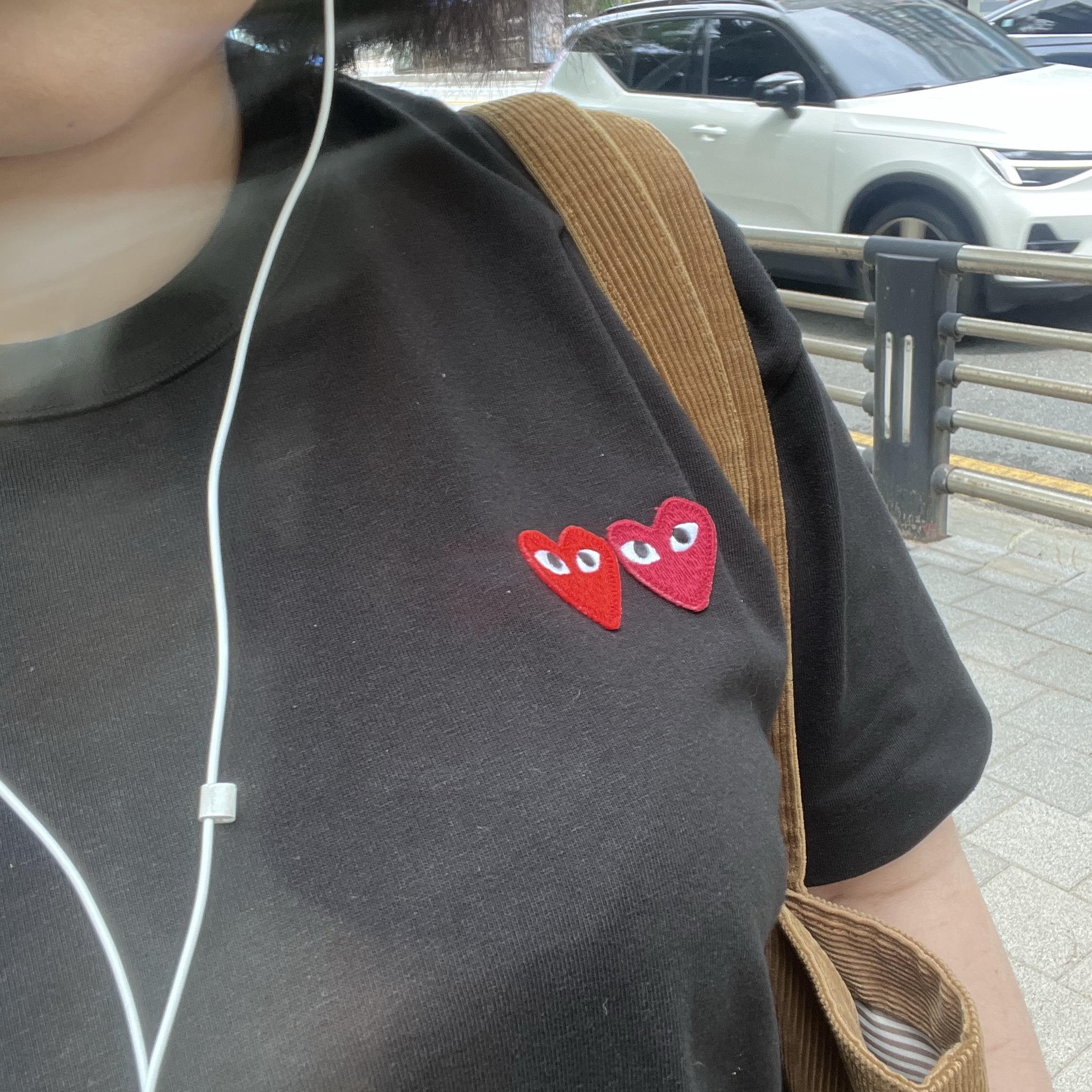 Play Comme des Garcons Double Heart T-Shirt Black 착용 스타일