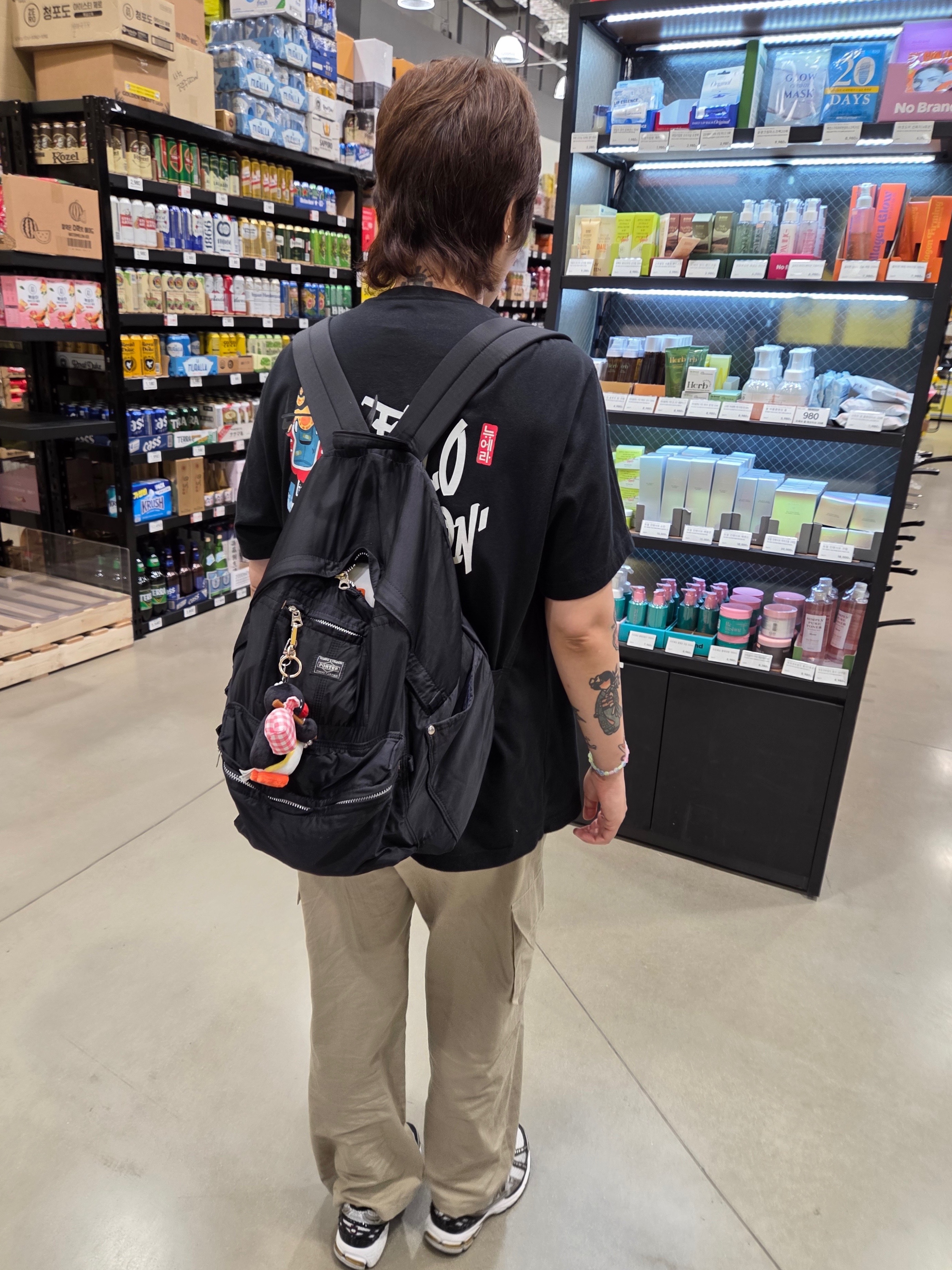 Porter Mile Daypack Black 착용 스타일