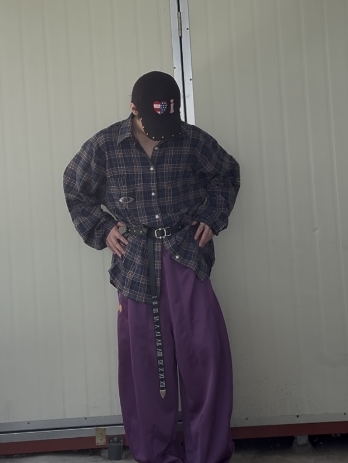 Needles H.D. Track Pants Poly Smooth Purple 착용 스타일 - 3