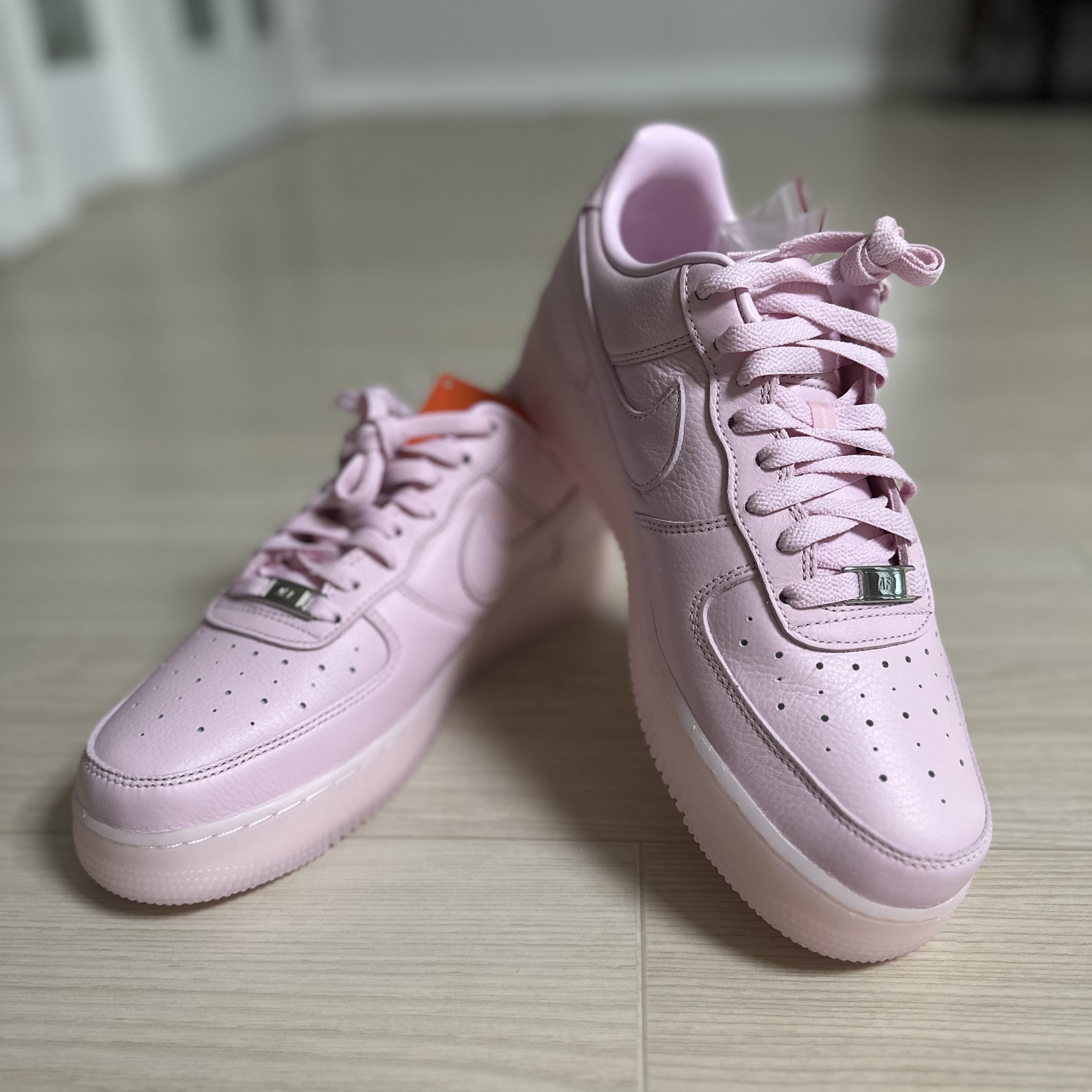 Nike x Drake Nocta Air Force 1 Low SP Certified Lover Boy Pink Foam 착용 스타일 - 3