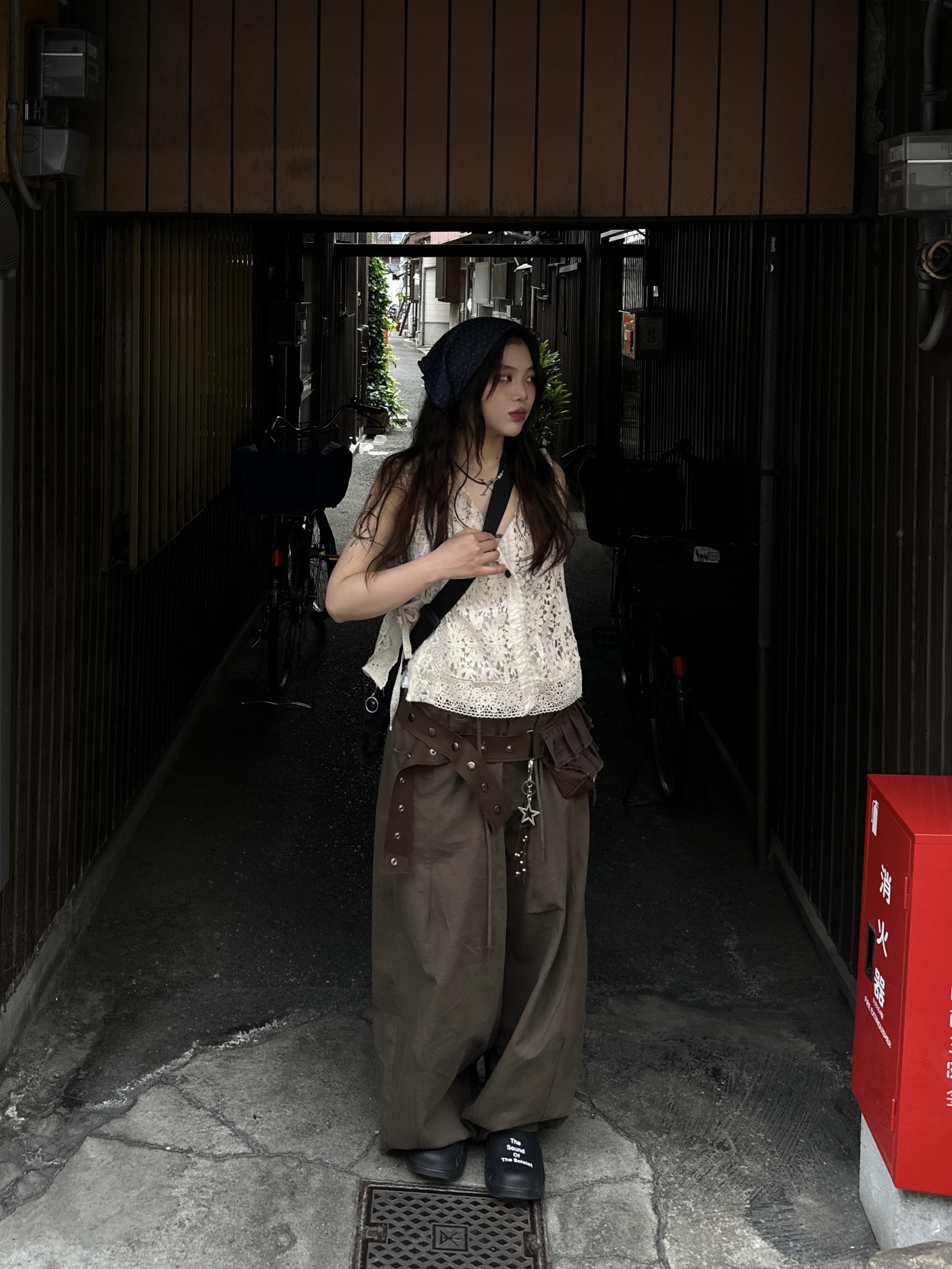Oofos x Takahiromiyashita The Soloist Last Night I Dreamed That Somebody Loved Me The Sound of The Soloist Clog Black, Supreme Woven Shoulder Bag Black - 24SS 착용 스타일 - 3