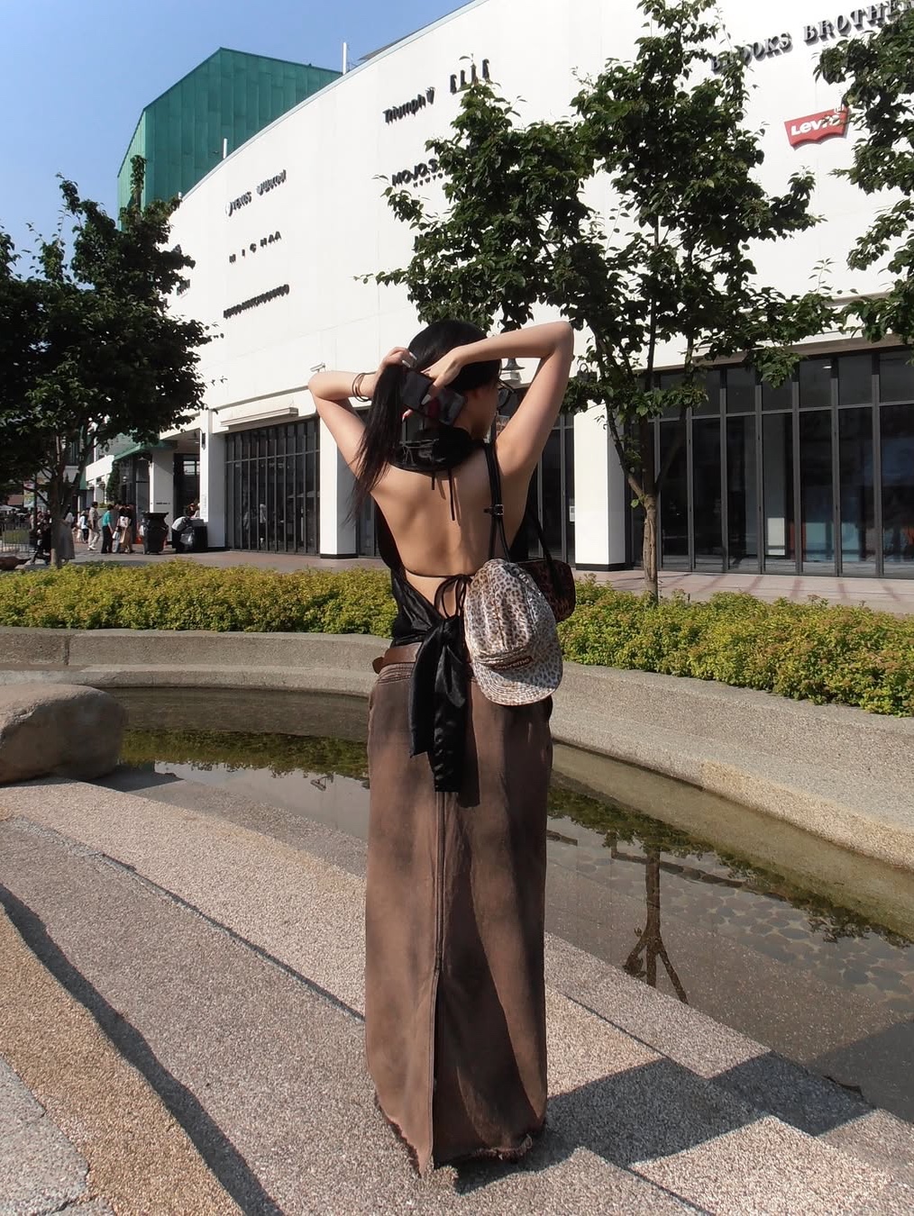 GRAILZ 13 Halter Sleeveless Black 착용 스타일 - 4