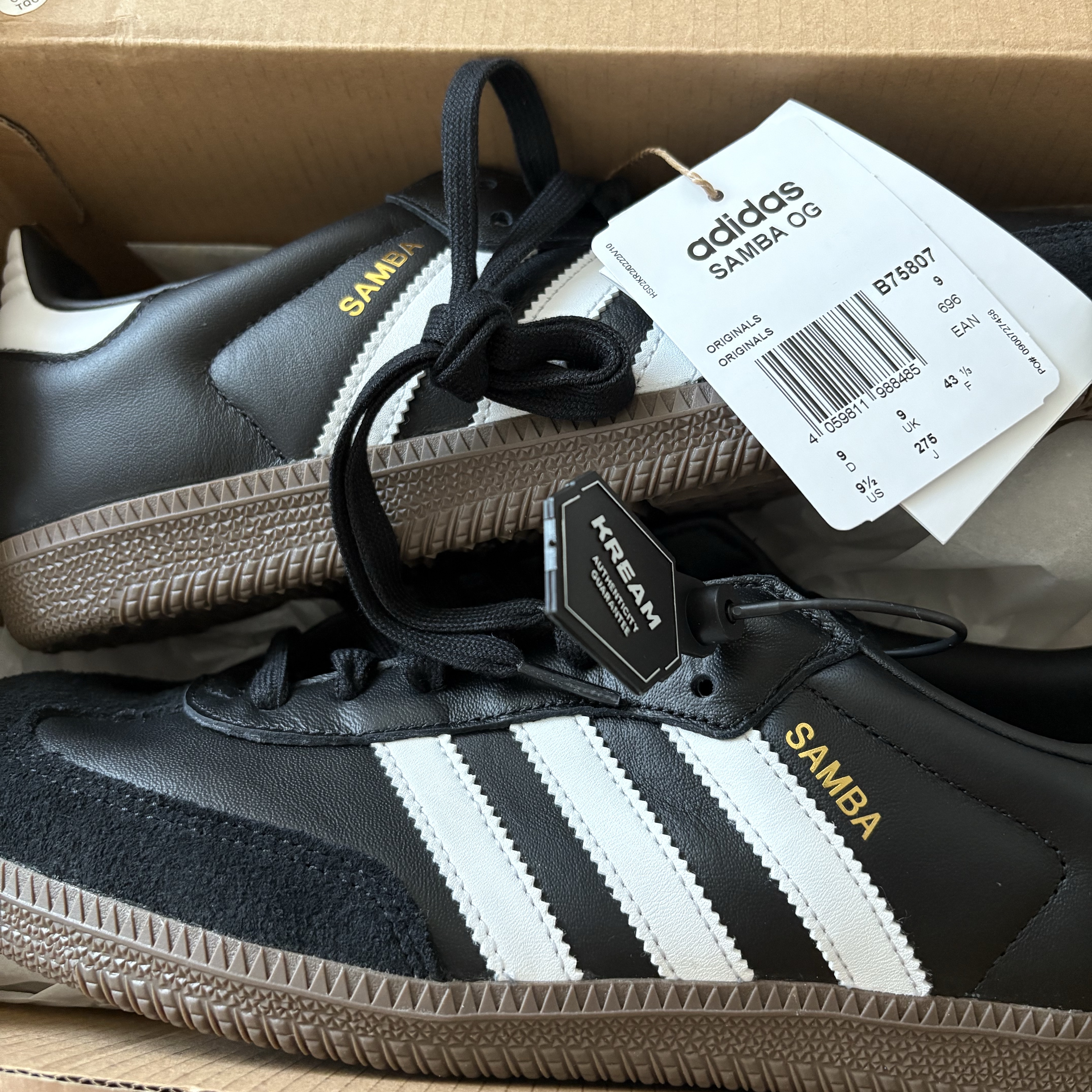 Adidas Samba OG Black White Gum 착용 스타일