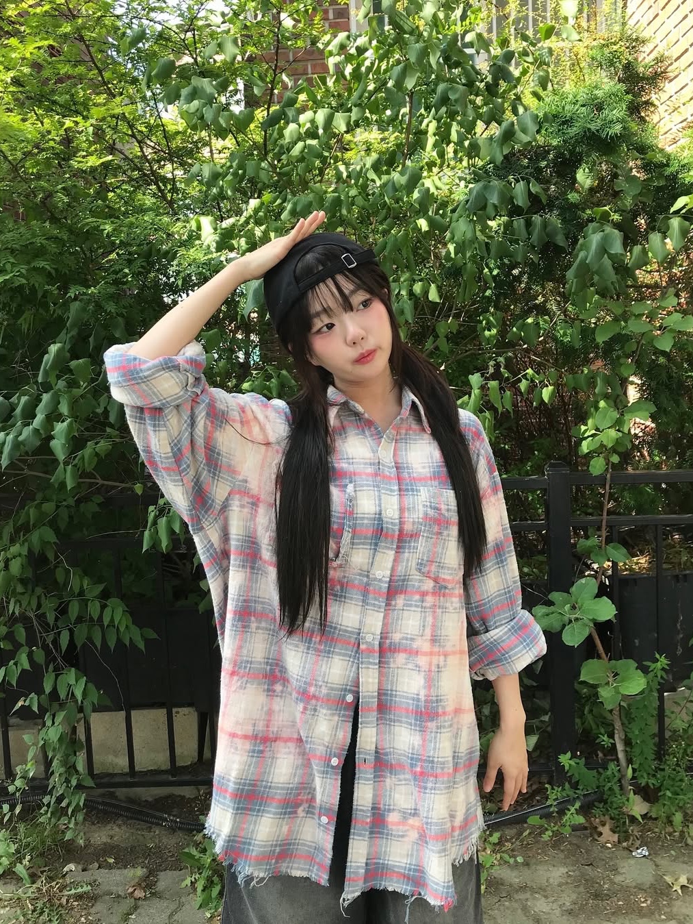 GRAILZ Bleached Plaid Shirts Pink 착용 스타일