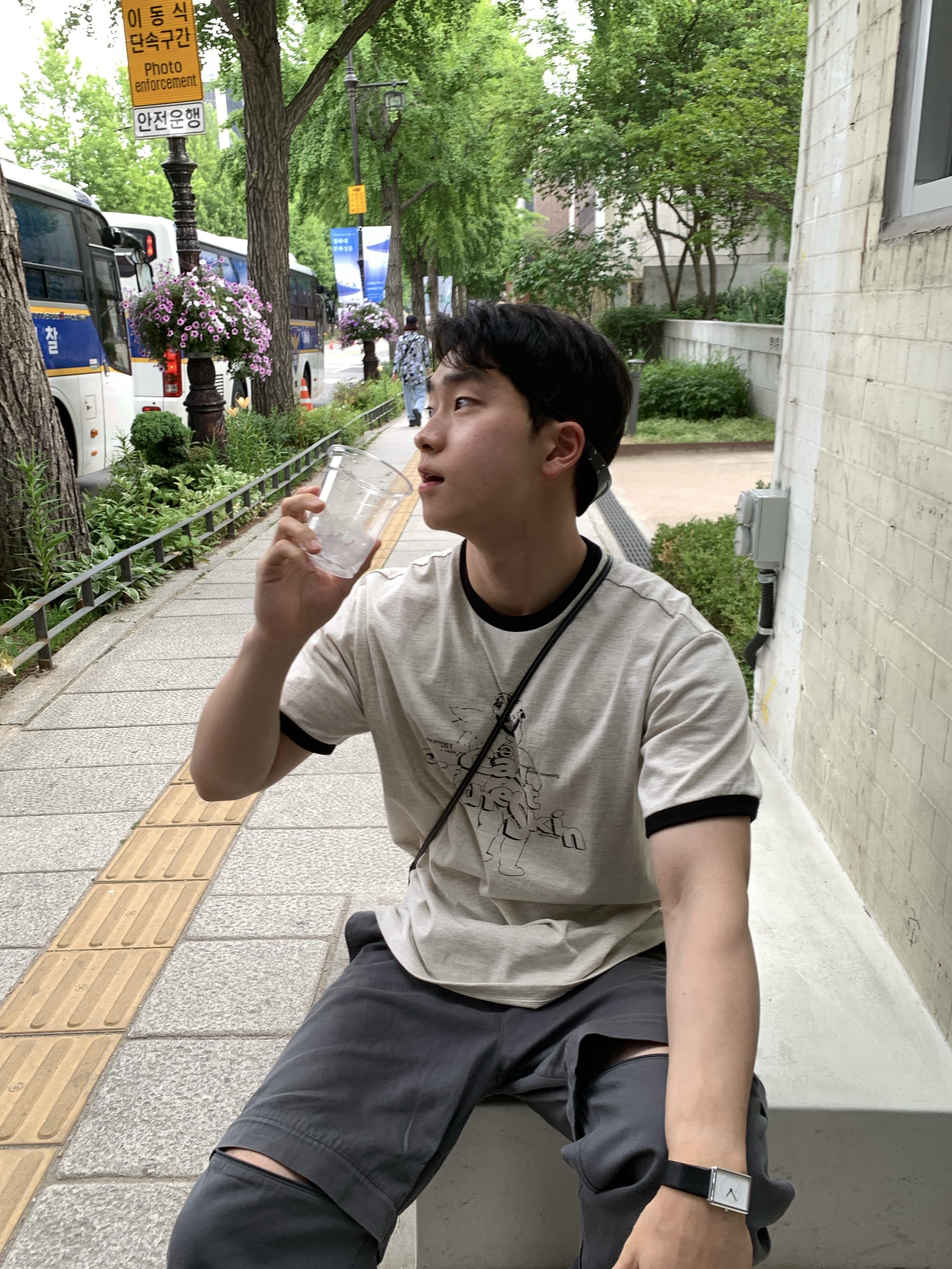 [KREAM 단독] Millo Archive Fray Baby Angel T-Shirts Oatmeal Gray 착용 스타일 - 2