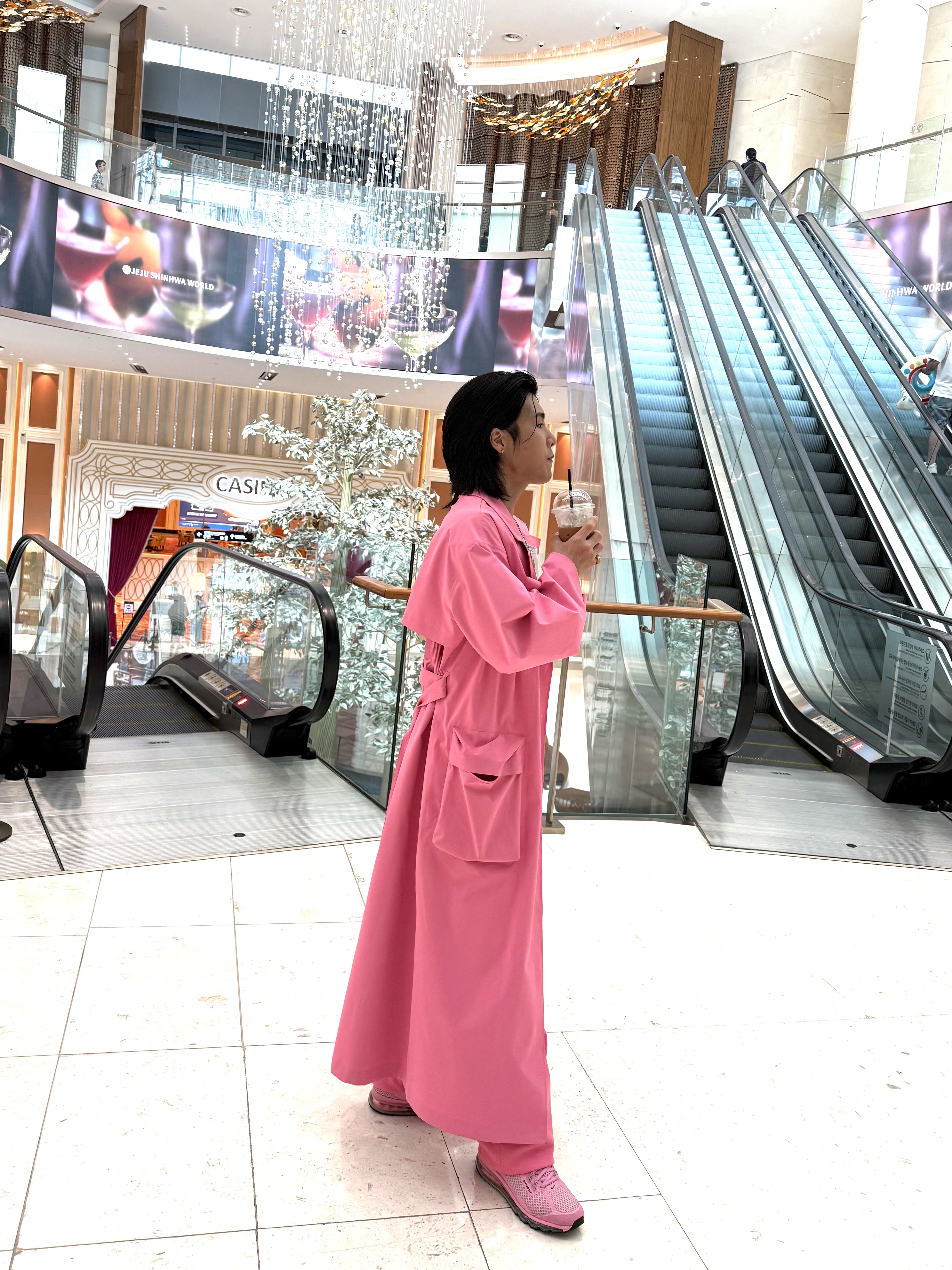 Nike x Stussy NRG Washed Fleece Pants Lotus PInk (DO5296-670), Nike x Stussy Air Max 2013 Psychic Pink 착용 스타일 - 5