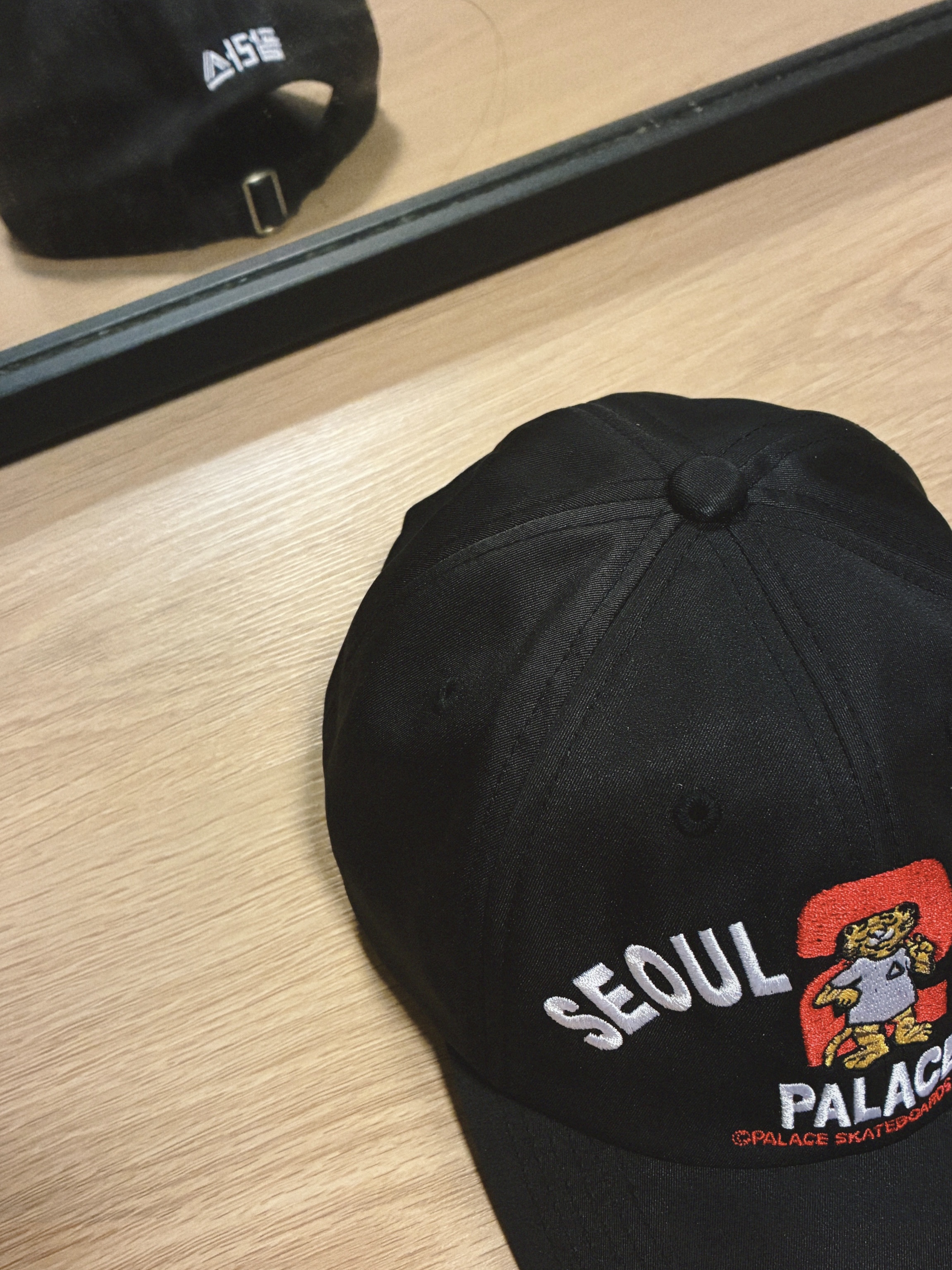 Palace Seoul 2 Seoul 6-Panel Cap Black - 25SS 착용 스타일 - 2