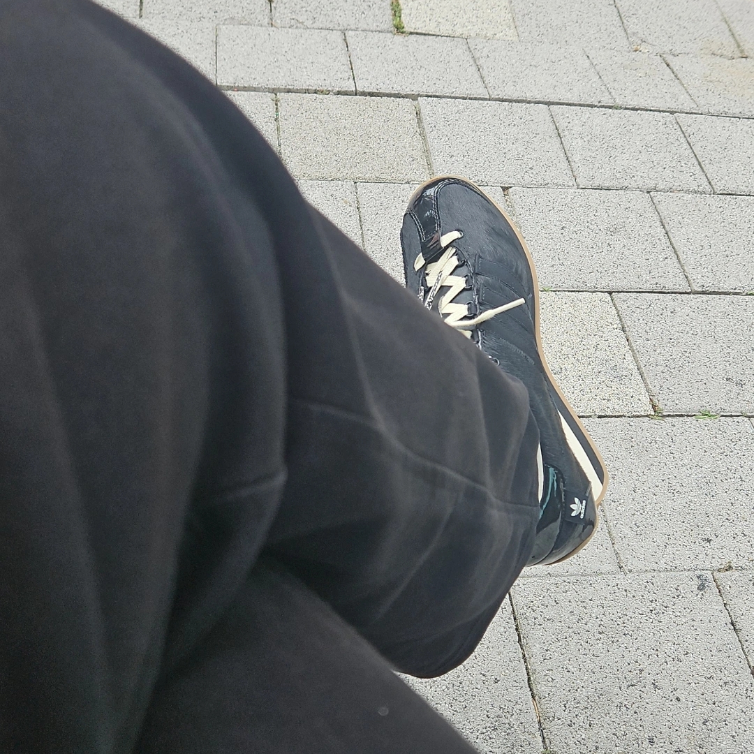Adidas x Song for the Mute Country OG Core Black Cream White 착용 스타일