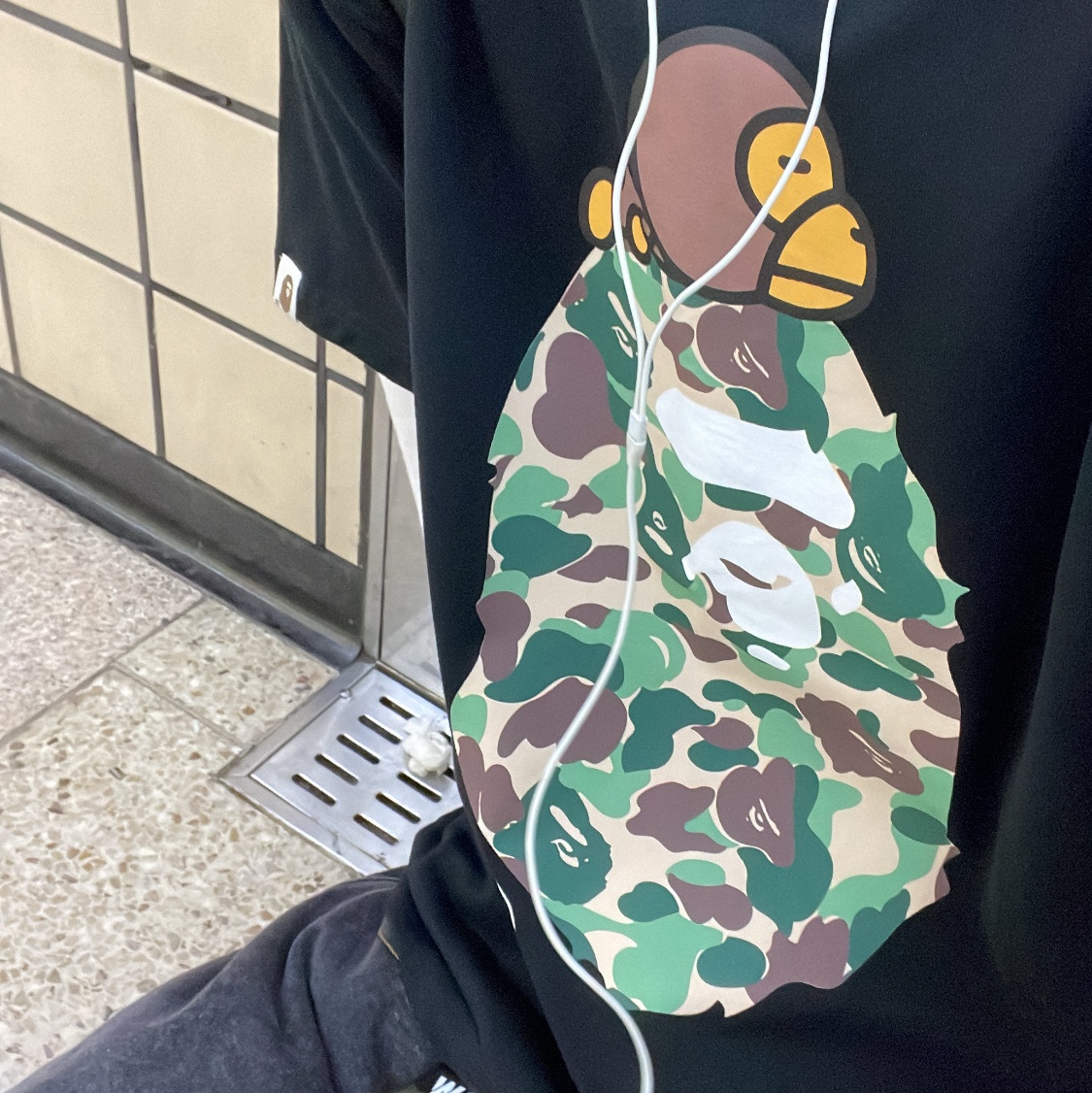 BAPE ABC Camo Milo on Big Ape T-Shirt Black Green 착용 스타일
