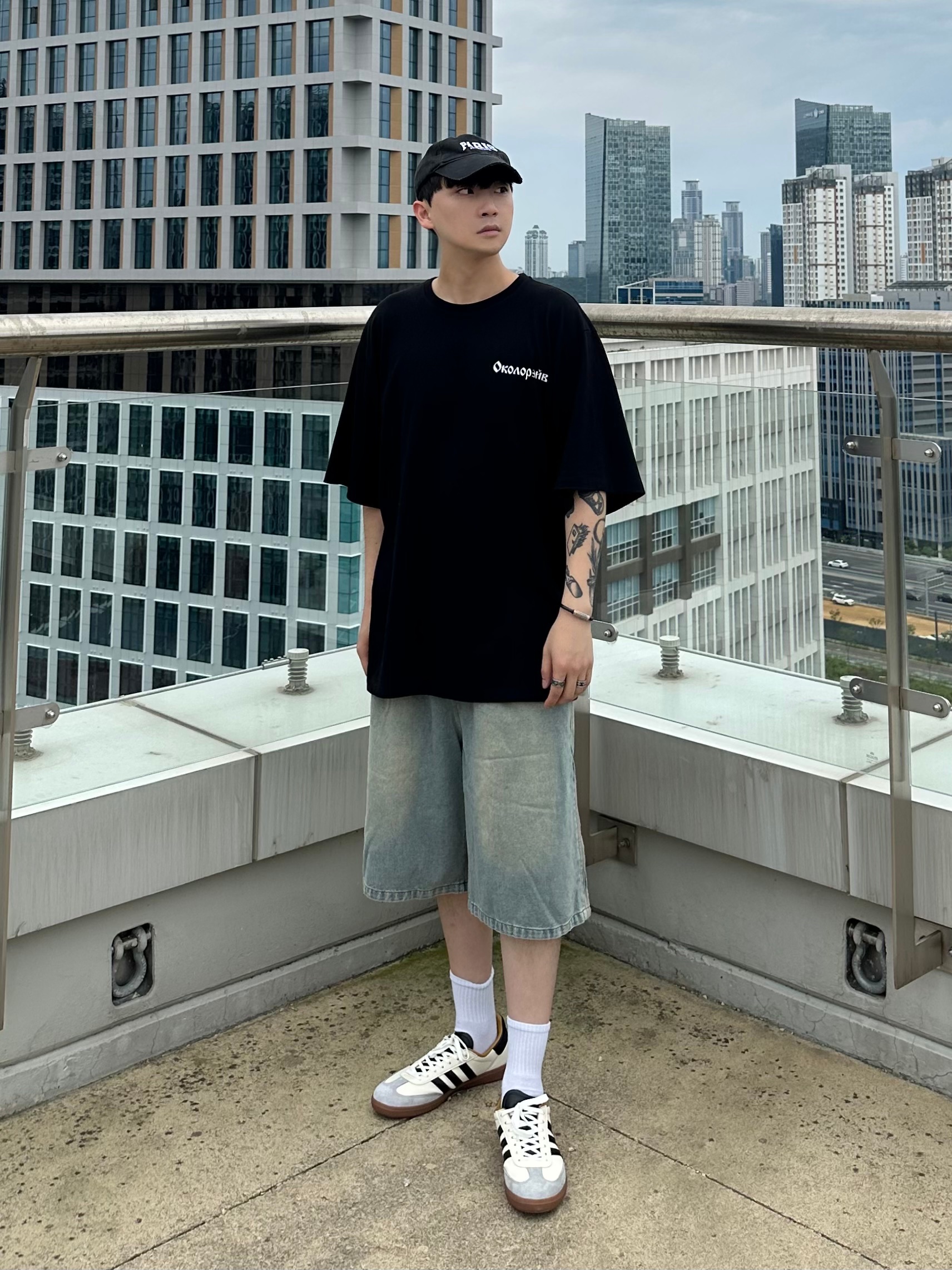 Balenciaga Cities Paris Cap Black 착용 스타일 - 1