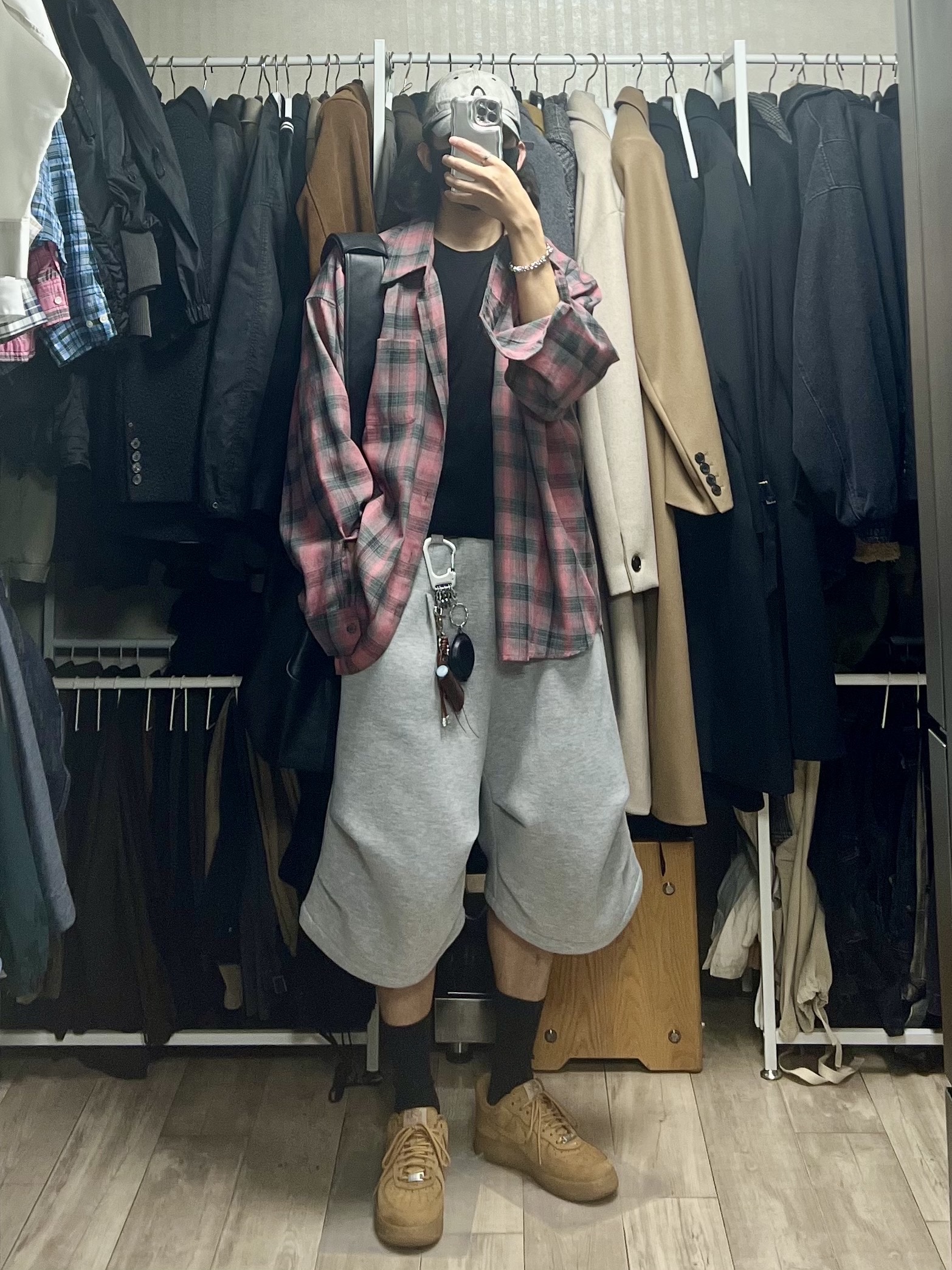 Kamien Balloon Bermuda Pants Gray, Nike x Supreme Air Force 1 Low Flax 착용 스타일