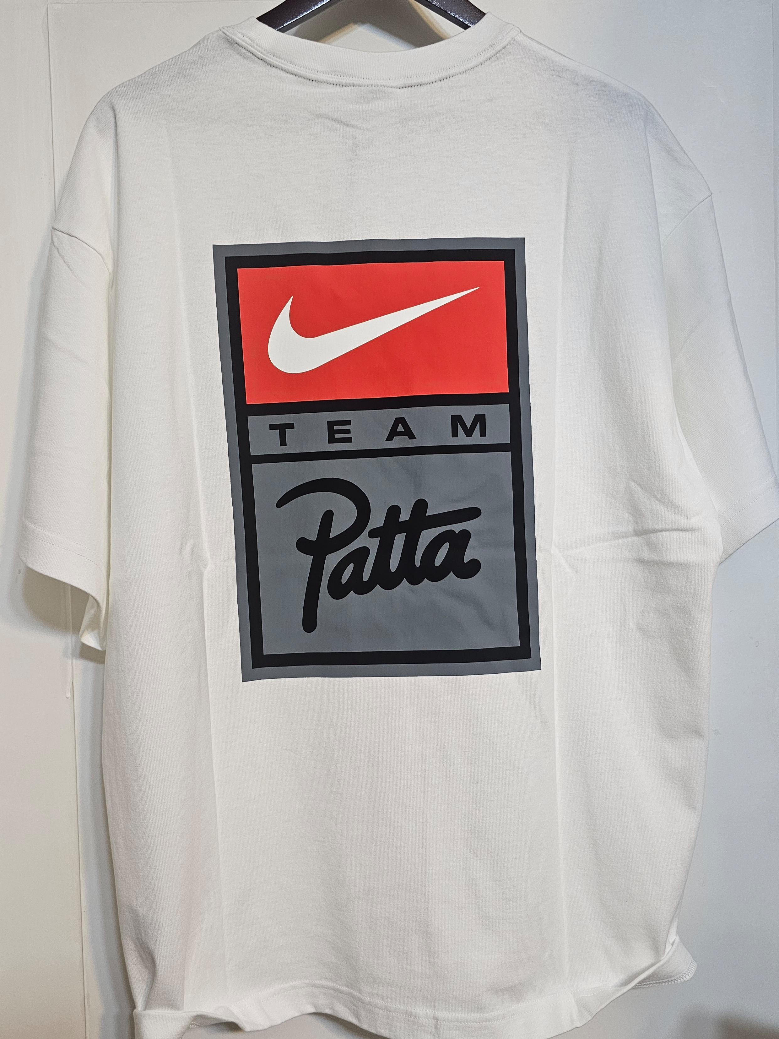 Nike x Patta T-Shirt White (HJ0741-100) 착용 스타일 - 3