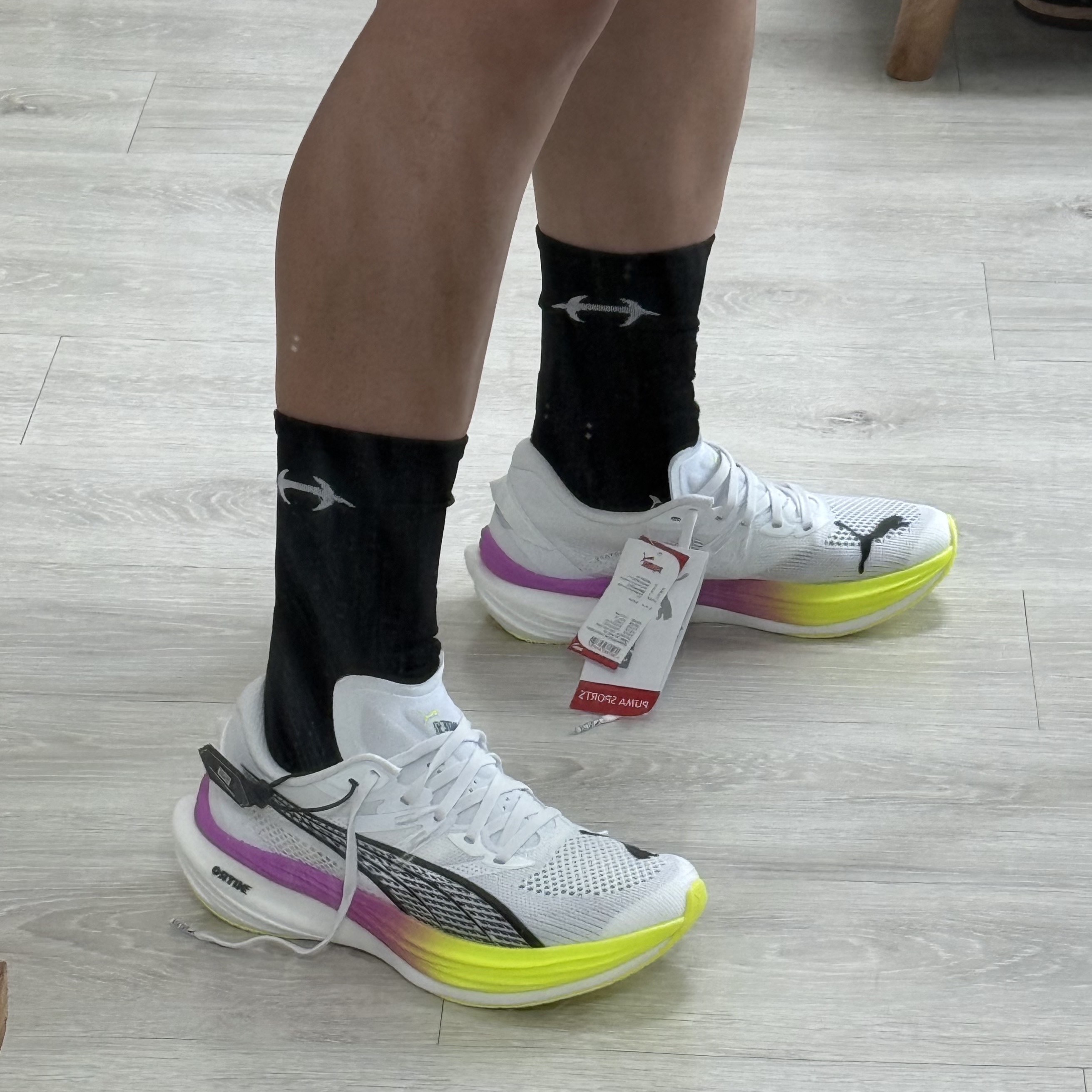 Puma Deviate Nitro 3 Puma White Yellow Alert 착용 스타일