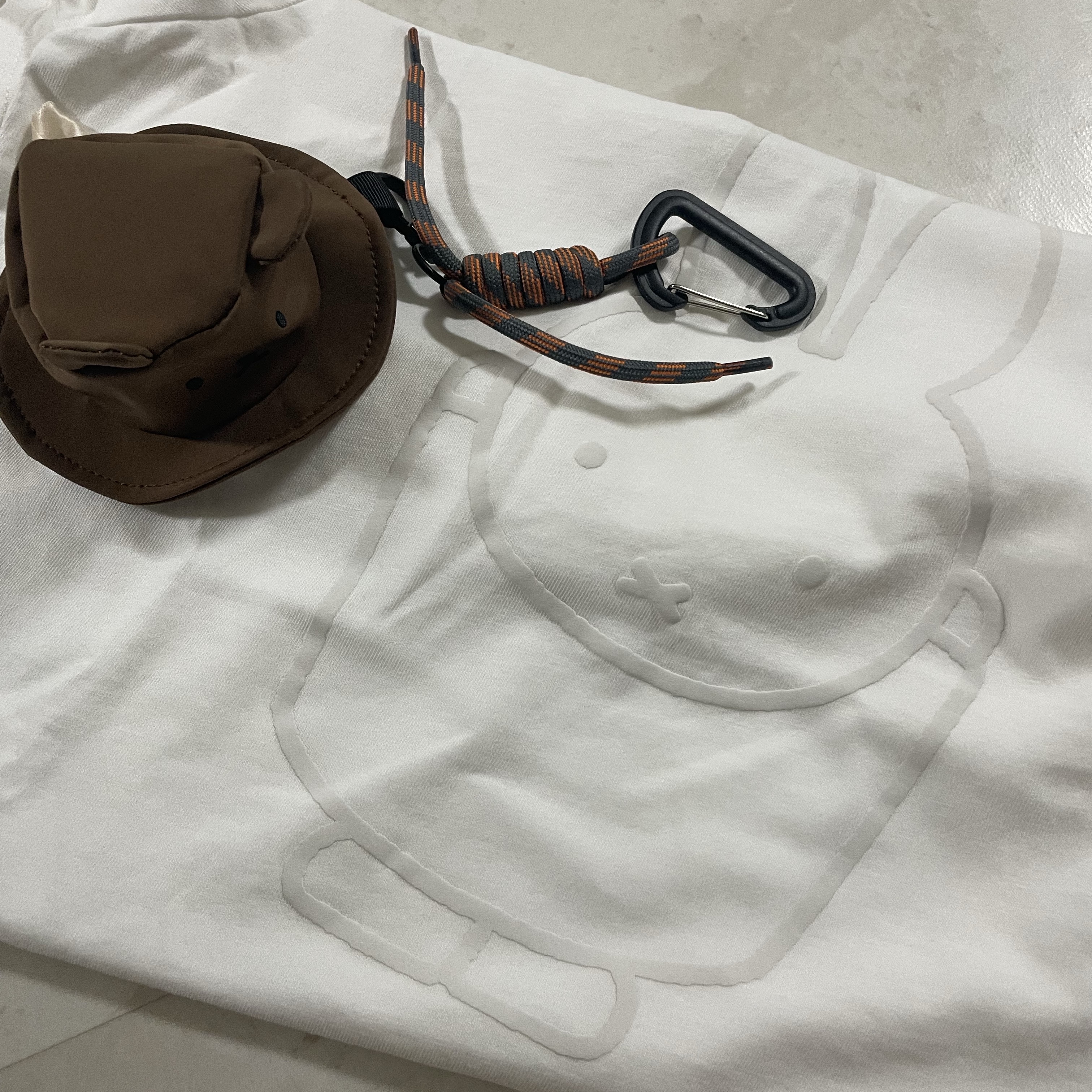 Many a Little Boris Hat Pouch 착용 스타일