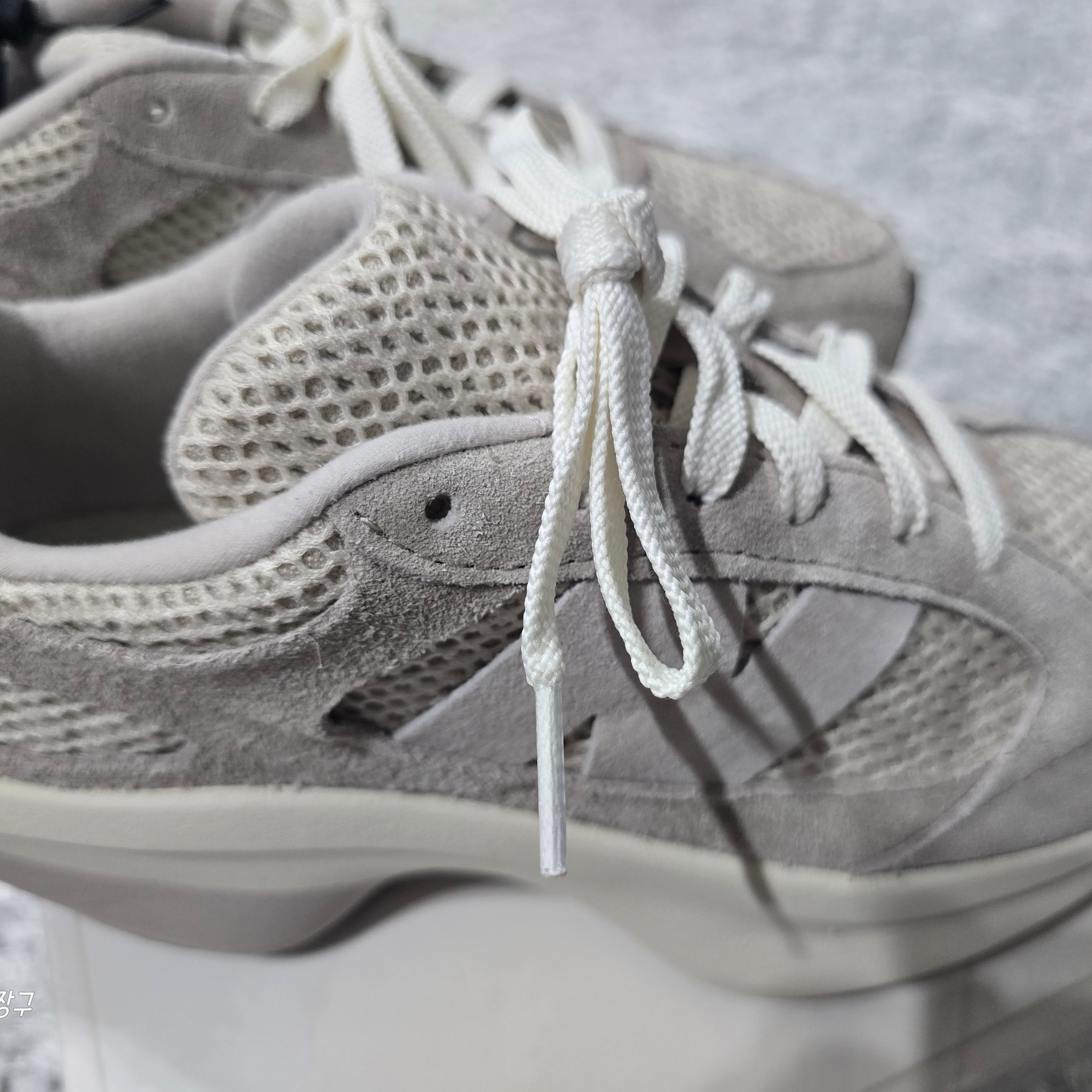 New Balance WRPD Runner Moonrock Mushroom 착용 스타일