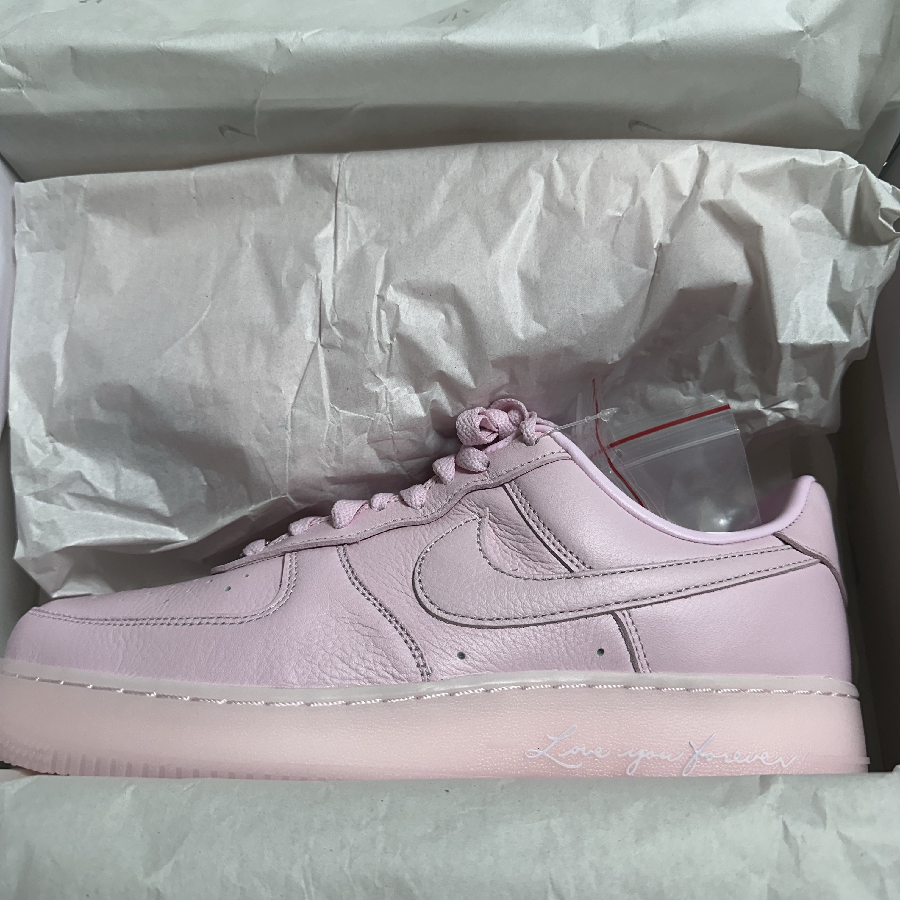 Nike x Drake Nocta Air Force 1 Low SP Certified Lover Boy Pink Foam 착용 스타일 - 5