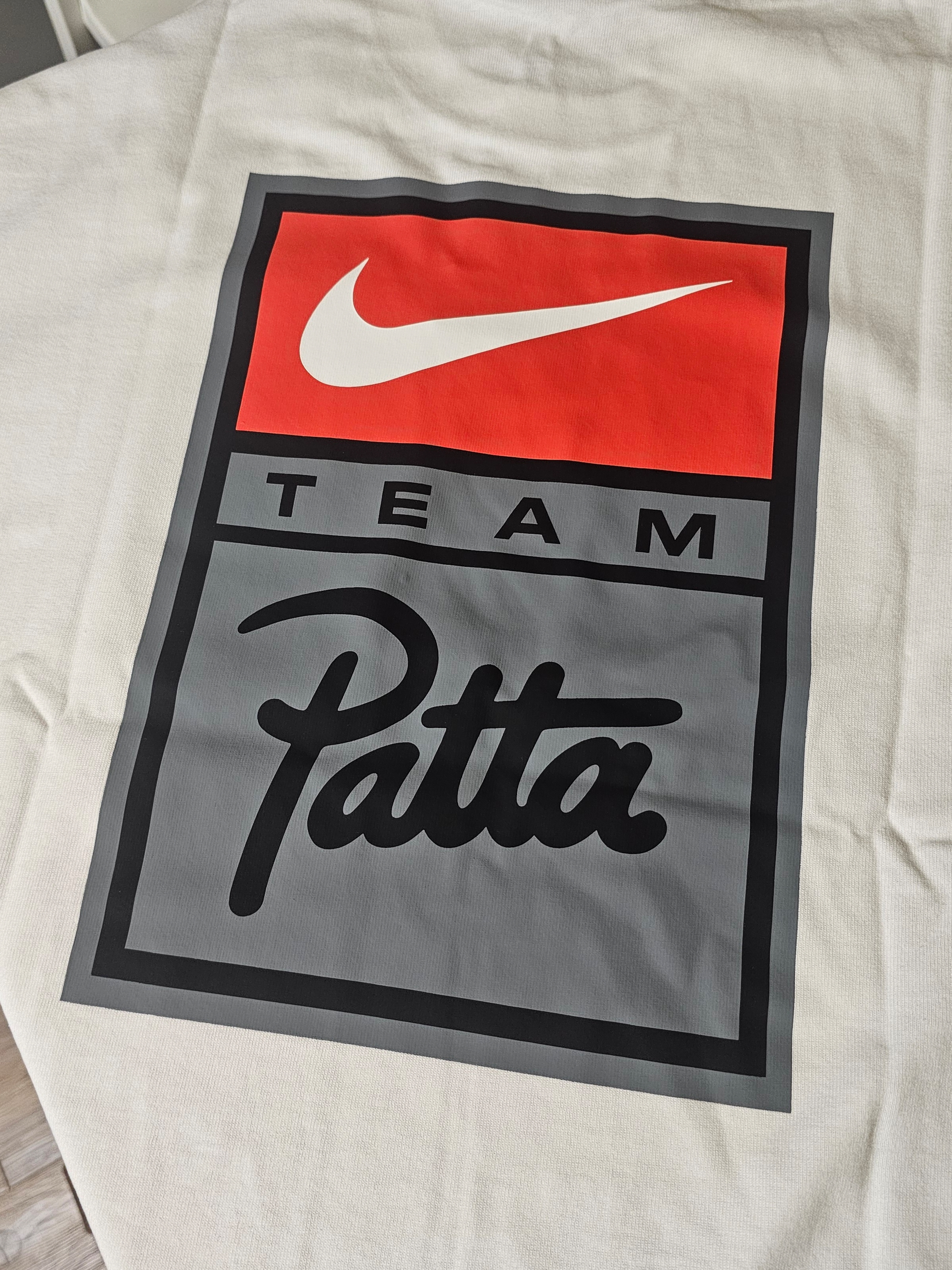 Nike x Patta T-Shirt White (HJ0741-100) 착용 스타일 - 1