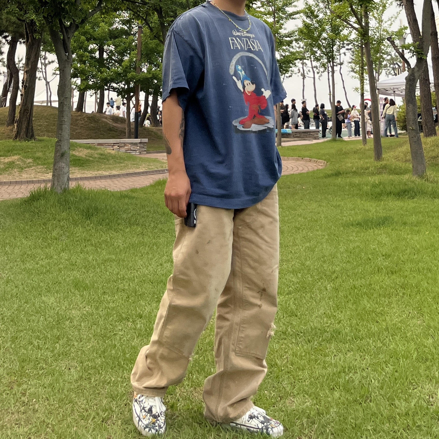 Saint Mxxxxxx x Disney Fantasia S/S T-Shirt Navy - 25SS 착용 스타일